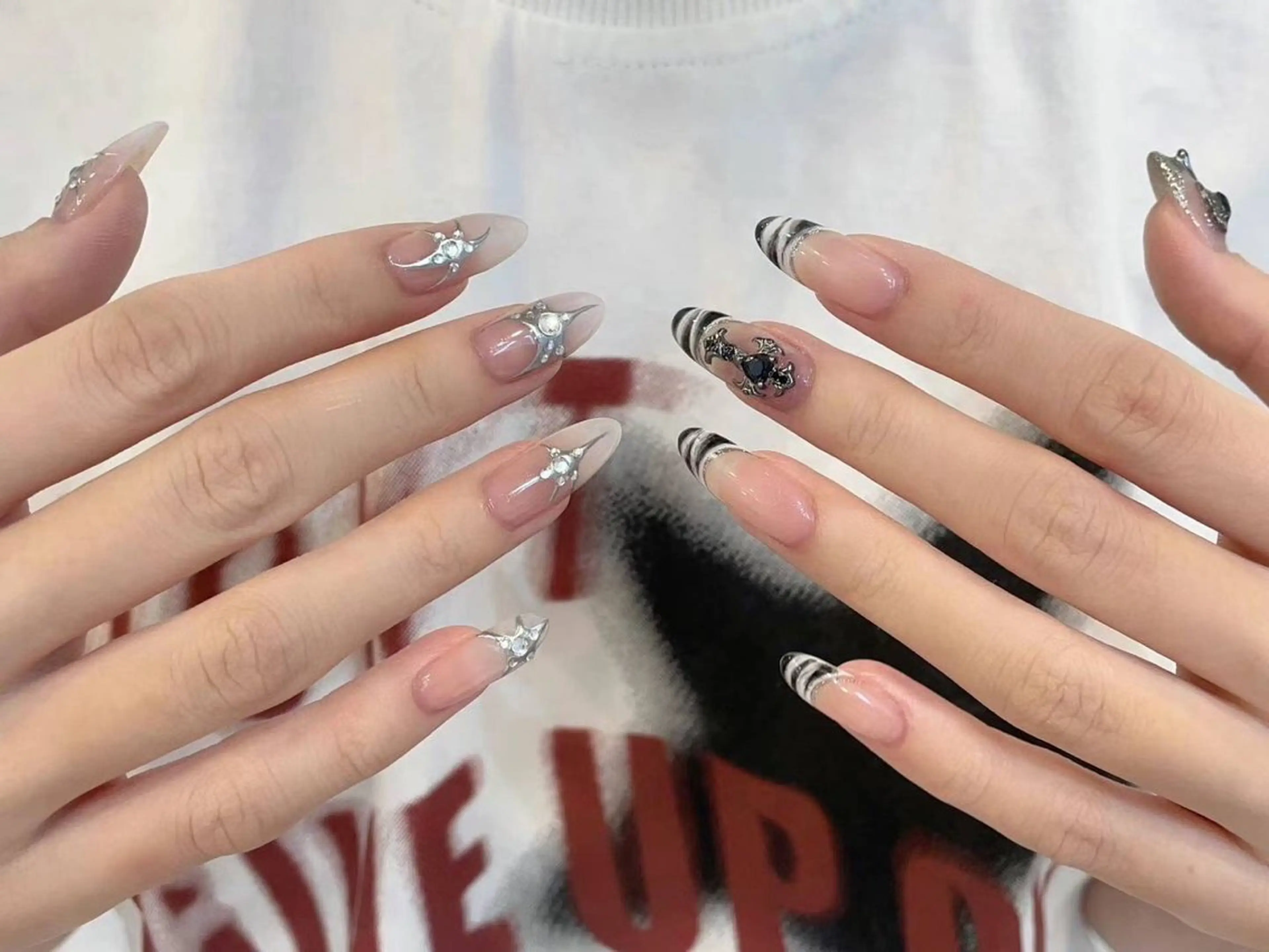 ネイル アートネイル フラワーネイル フットネイル ジェルネイル マグネットネイル Babarla　Nail　Salon所属・babarla Nailのネイルデザイン