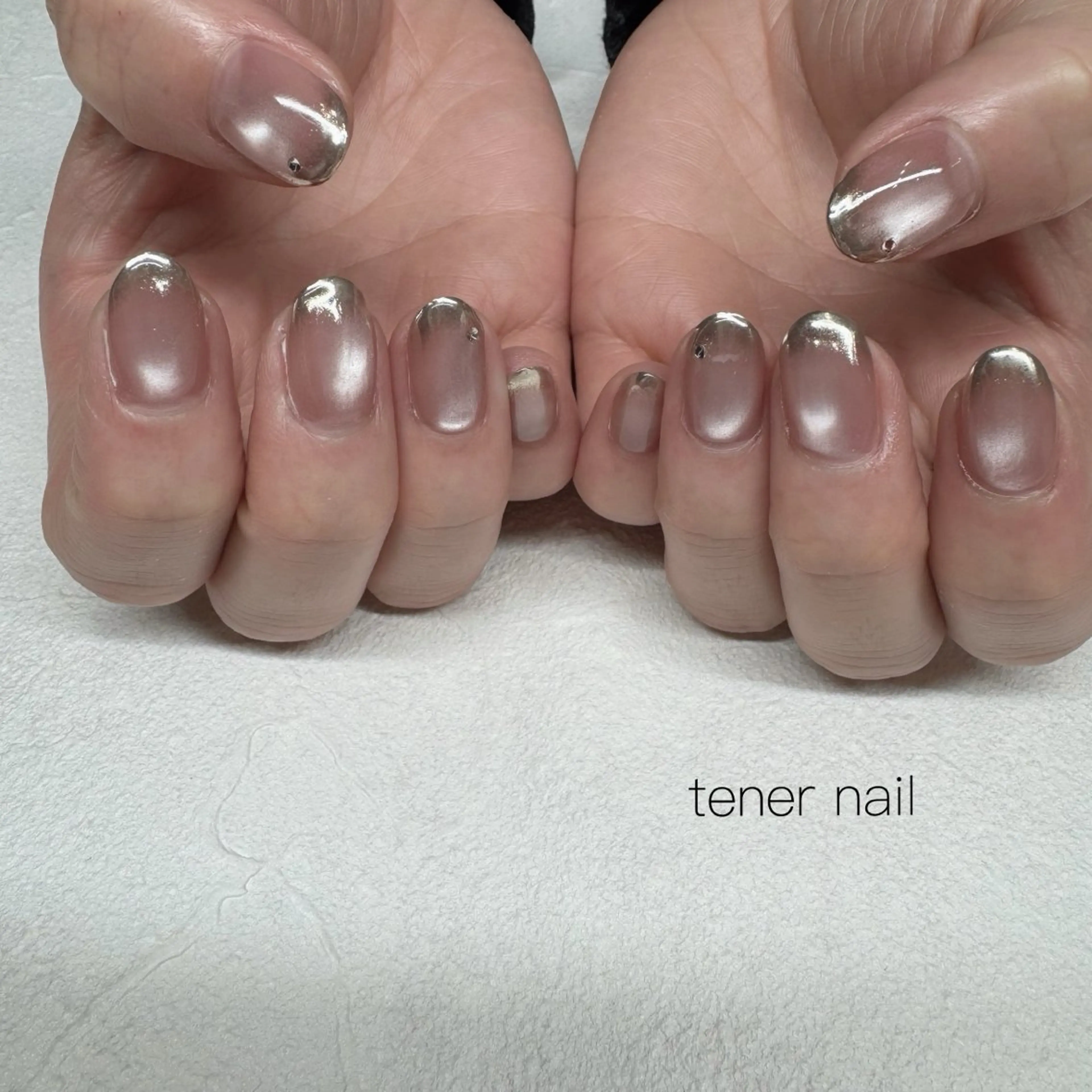 ネイル グラデーション マグネットネイル ミラーネイル シルバー ハンドネイル テネルネイル tener nailのネイルデザイン