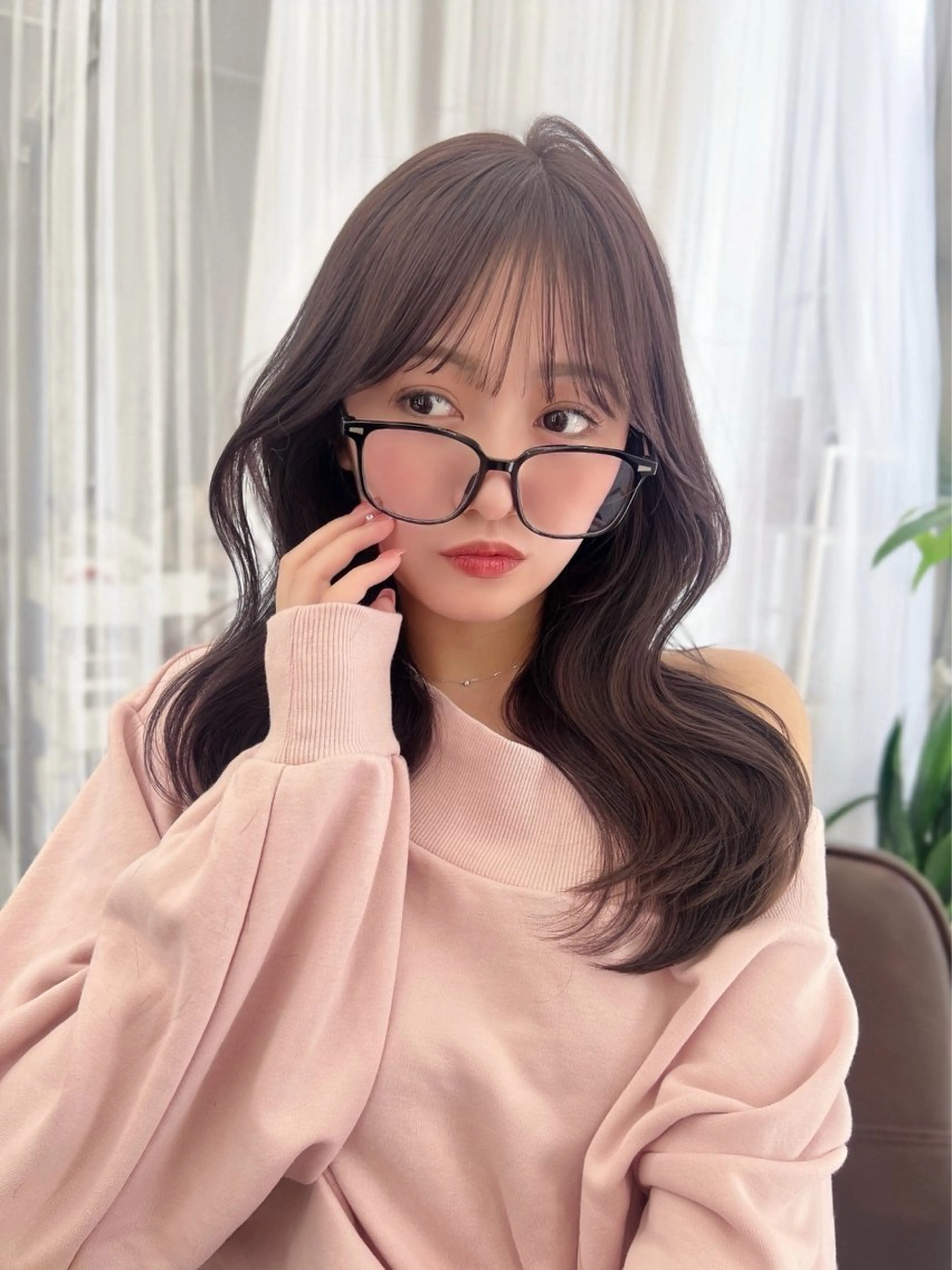 セミロング カラー くびれヘア シースルーバング カット ヘアカラー トリートメント 日本一の小顔カット/ ボブ/顔周り/韓国のヘアスタイル