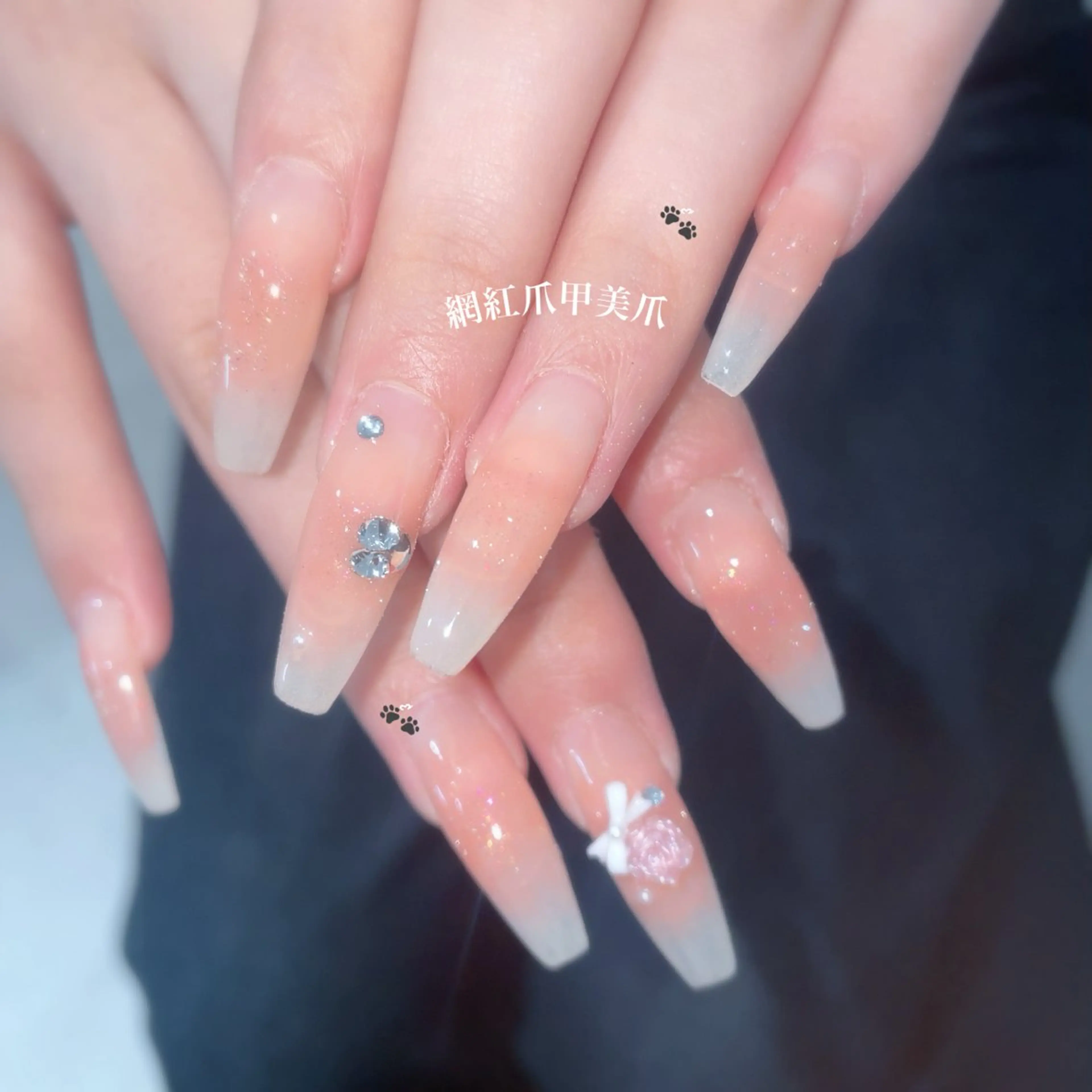 ネイル ️🫧もこ 艶感ネイル🫧のネイルデザイン