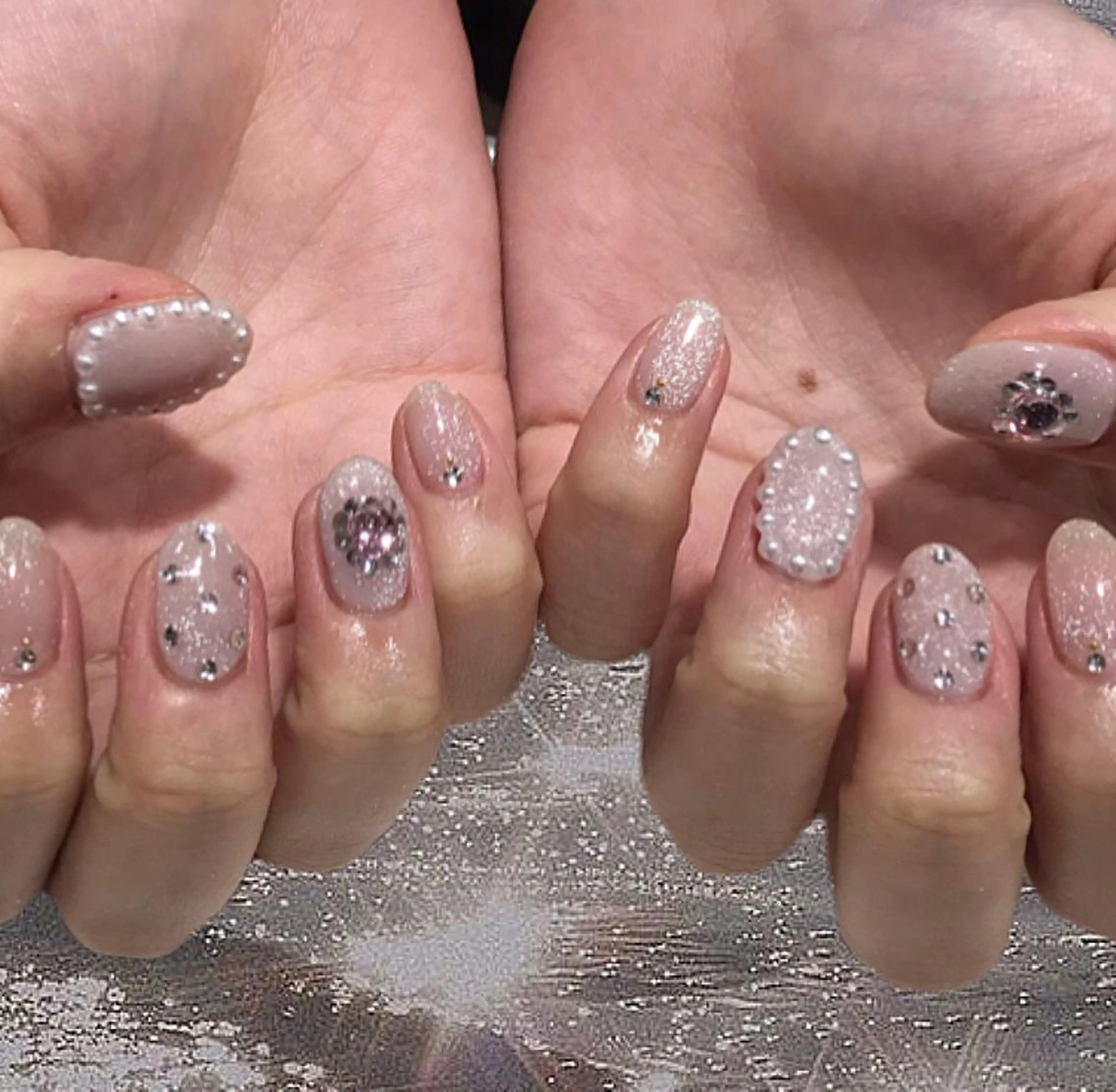 ネイル キラキラネイル マグネットネイル オフィスネイル nozomi 🌙のネイルデザイン