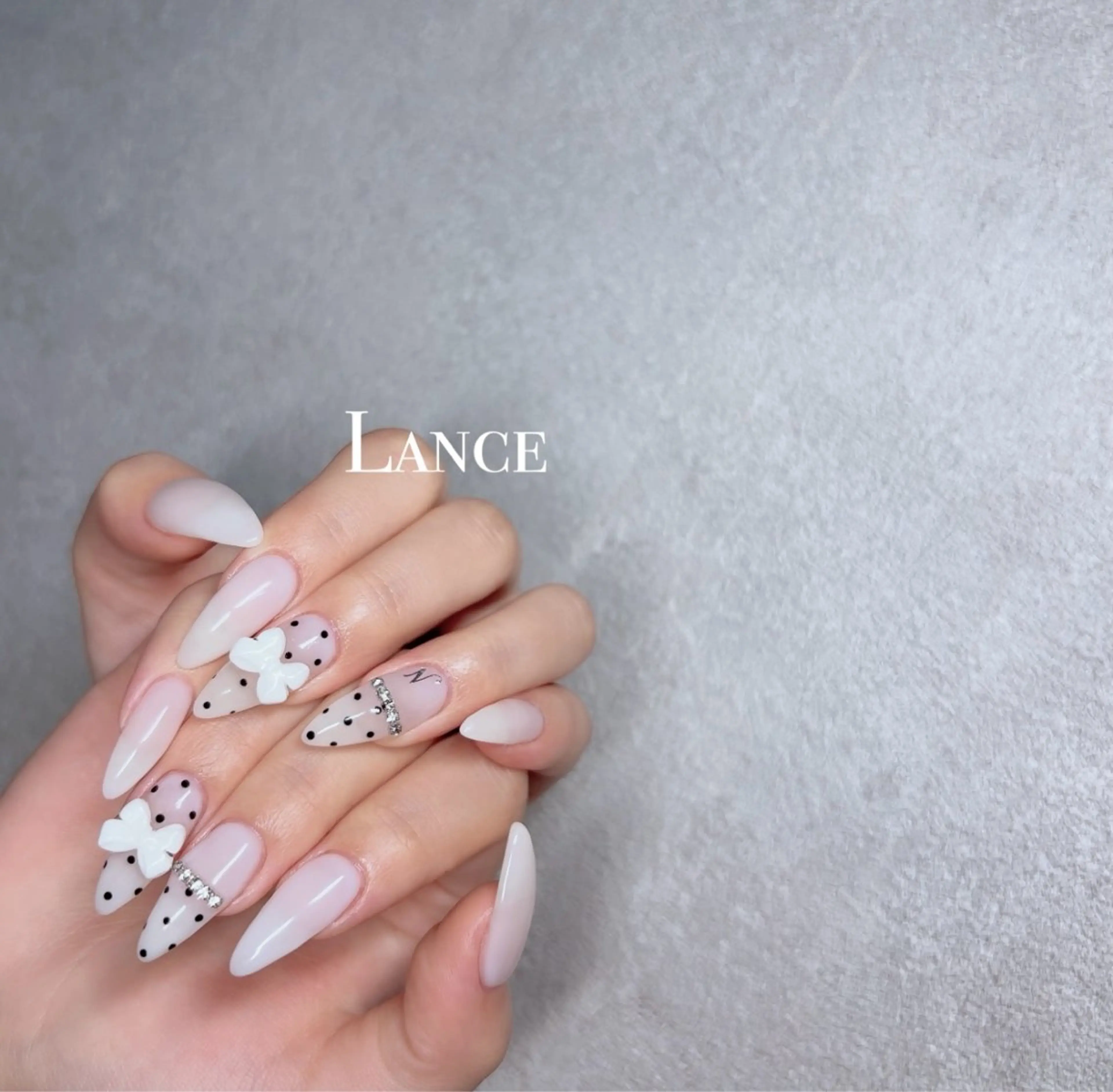 ネイル オーロラネイル フレンチネイル キラキラネイル 韓国ネイル 春ネイル ハンドネイル Lance nailのネイルデザイン