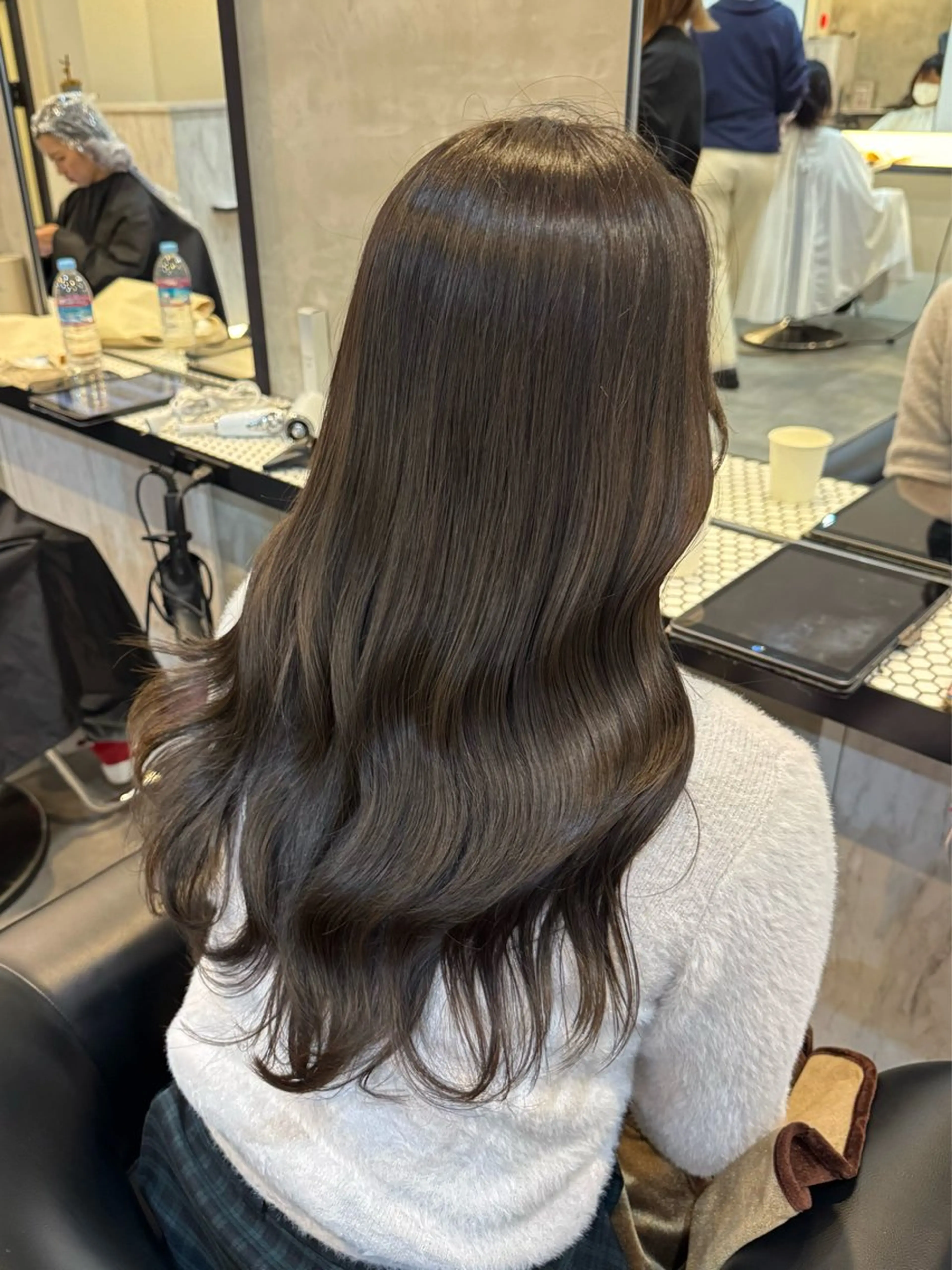 ロング カラー グレージュ オリーブグレージュ オリーブグレー 内沼 恵留菜のヘアスタイル