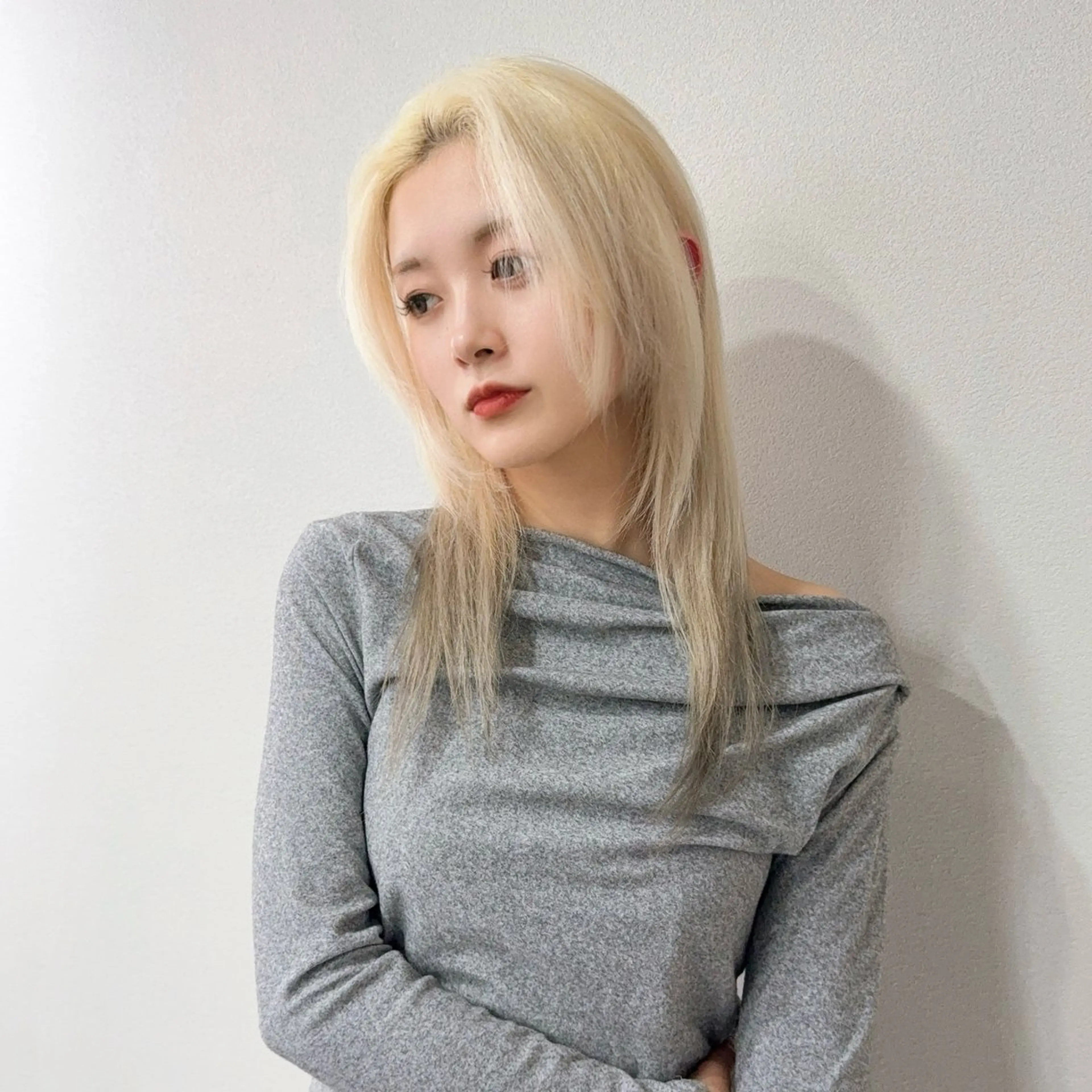 セミロング カラー ヘアアレンジ ベージュカラー ブリーチ ブロンド デザインカラー ミルクティーベージュ ヘアカラー 【🥀履歴修正🥀】 ハイトーン職人/拓真のヘアスタイル