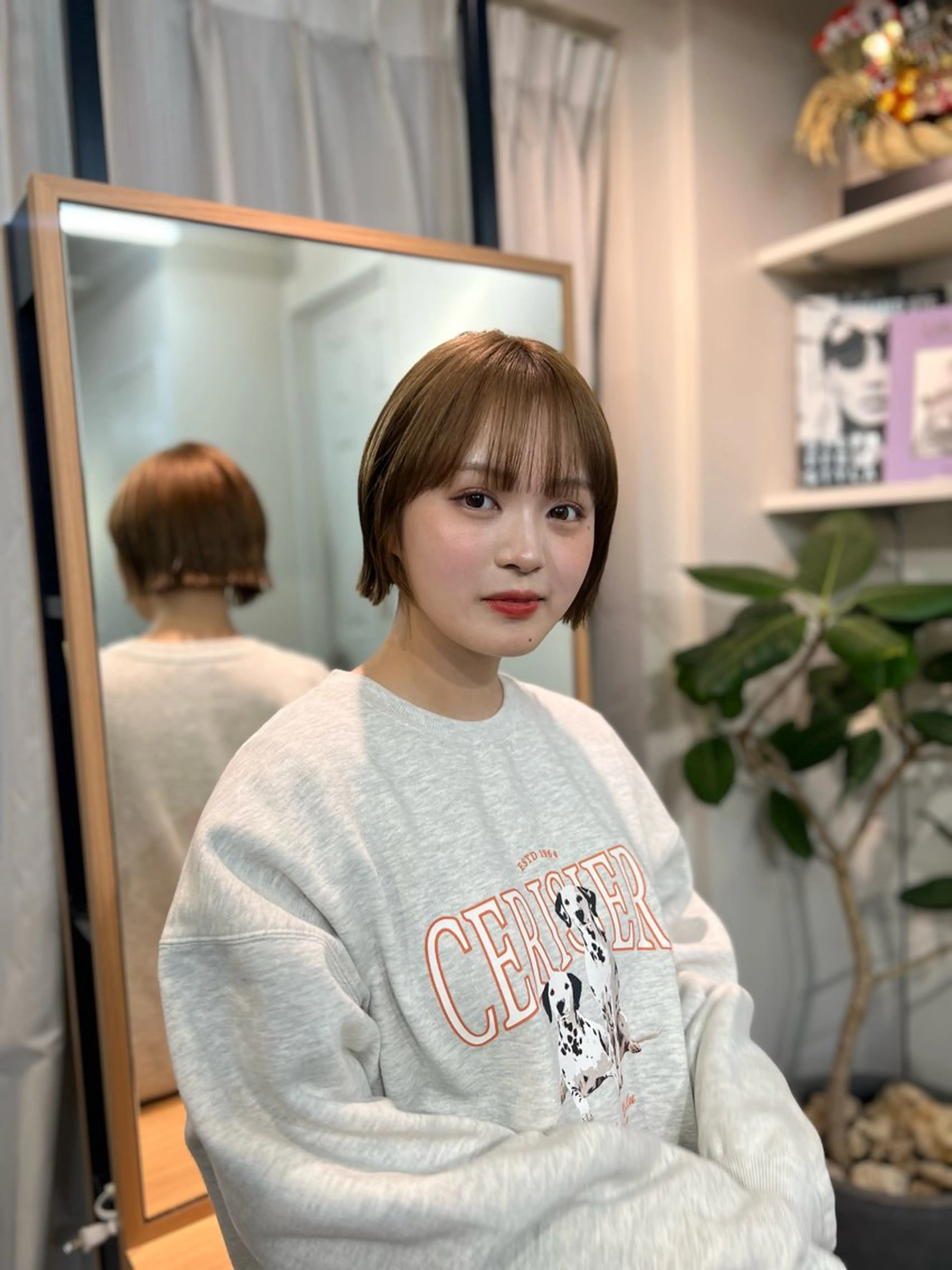 ミディアム カラー グレージュ ボブ Omnis所属・山中 欧輔のヘアスタイル