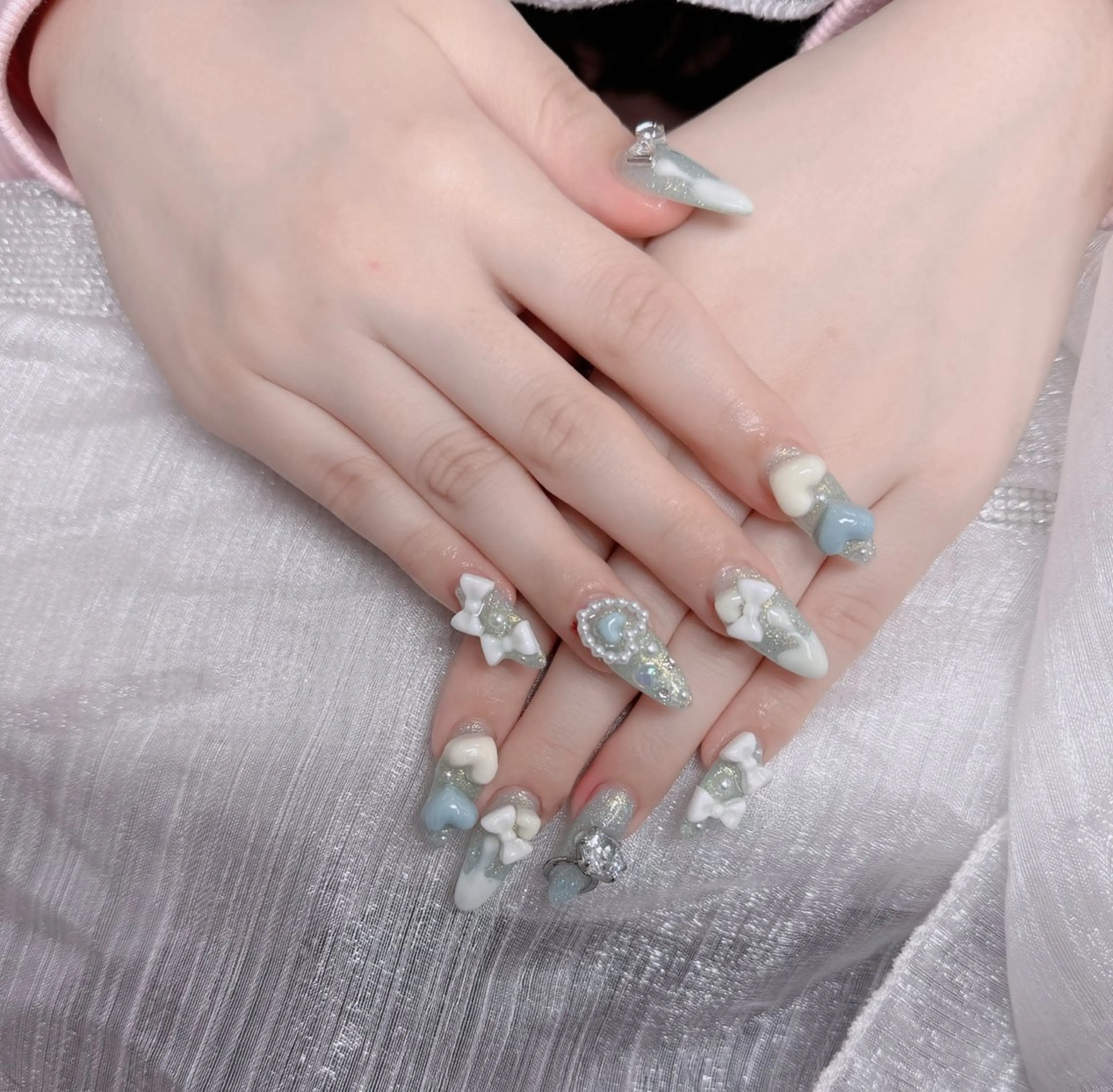 ネイル フレンチネイル ジェルネイル ガラスフレンチ ハロウィン ハート ハンドネイル H.baby Nail Salonのネイルデザイン