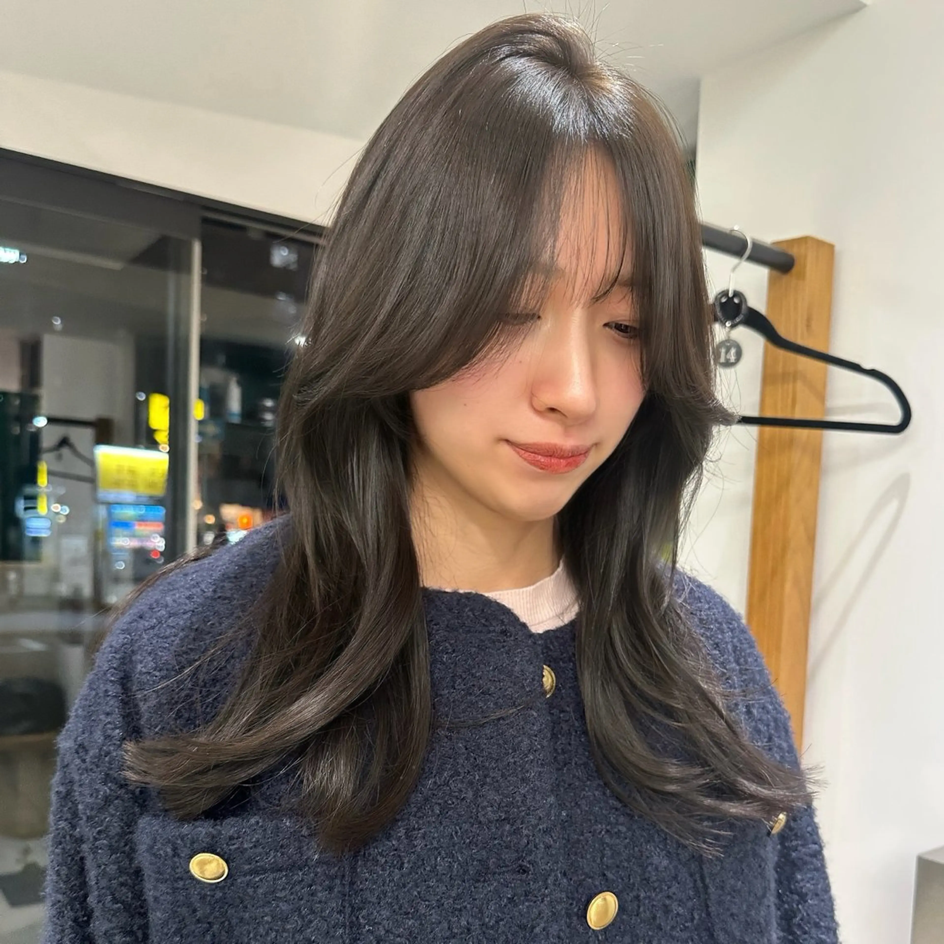 セミロング カラー 顔まわりレイヤー 顔周りカット レイヤーカット カット ヘアカラー トリートメント ハイトーン/透け感 カラー🎀真香のヘアスタイル