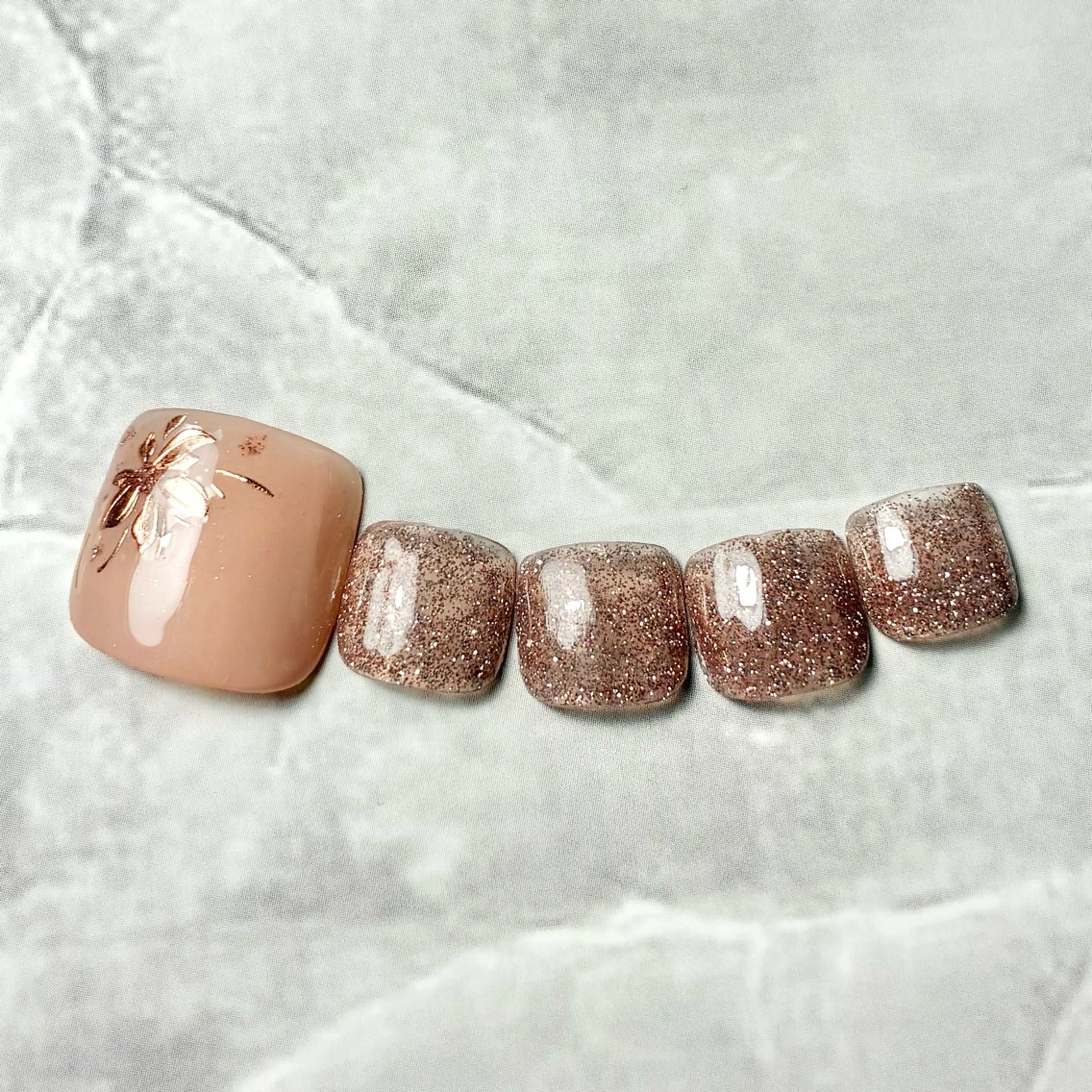 ネイル フットネイル nailsalon liccáのネイルデザイン