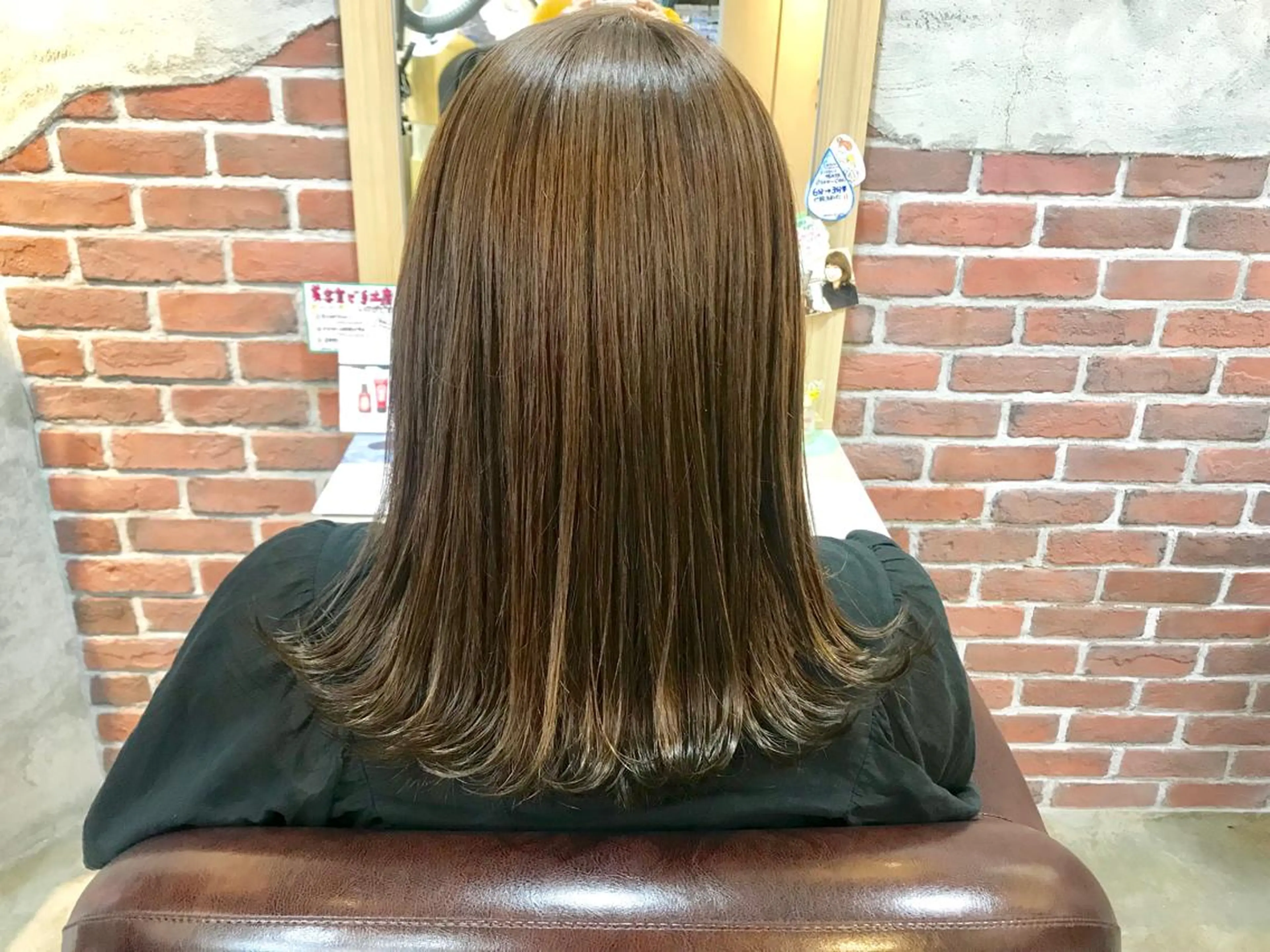 セミロング カラー ハイライトカラー ハイライト 外ハネヘア レイヤーカット/ 根本瑠実のヘアスタイル