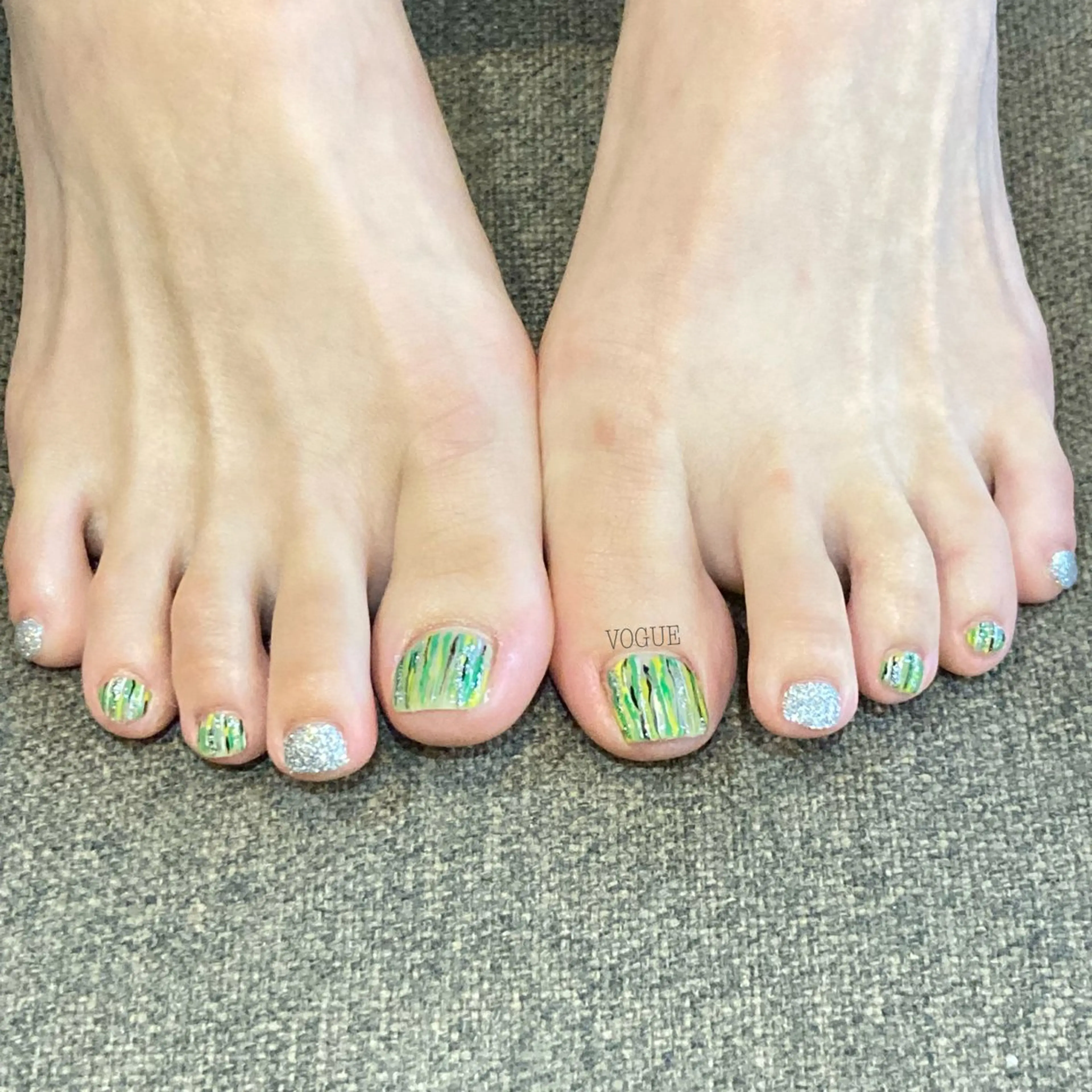 ネイル VOGUE ×SWANのネイルデザイン