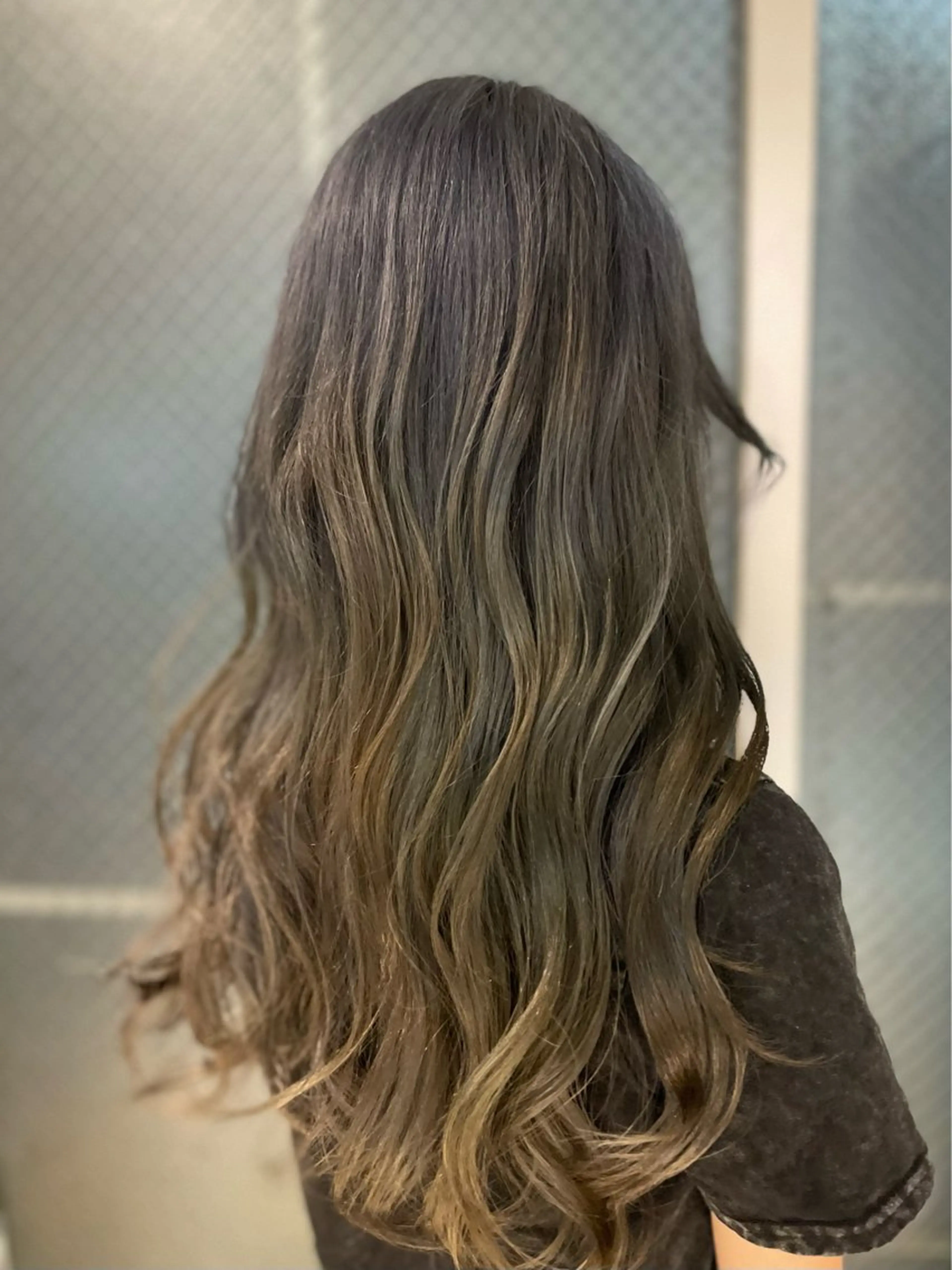 ロング カラー グラデーションカラー aletta Rinaのヘアスタイル