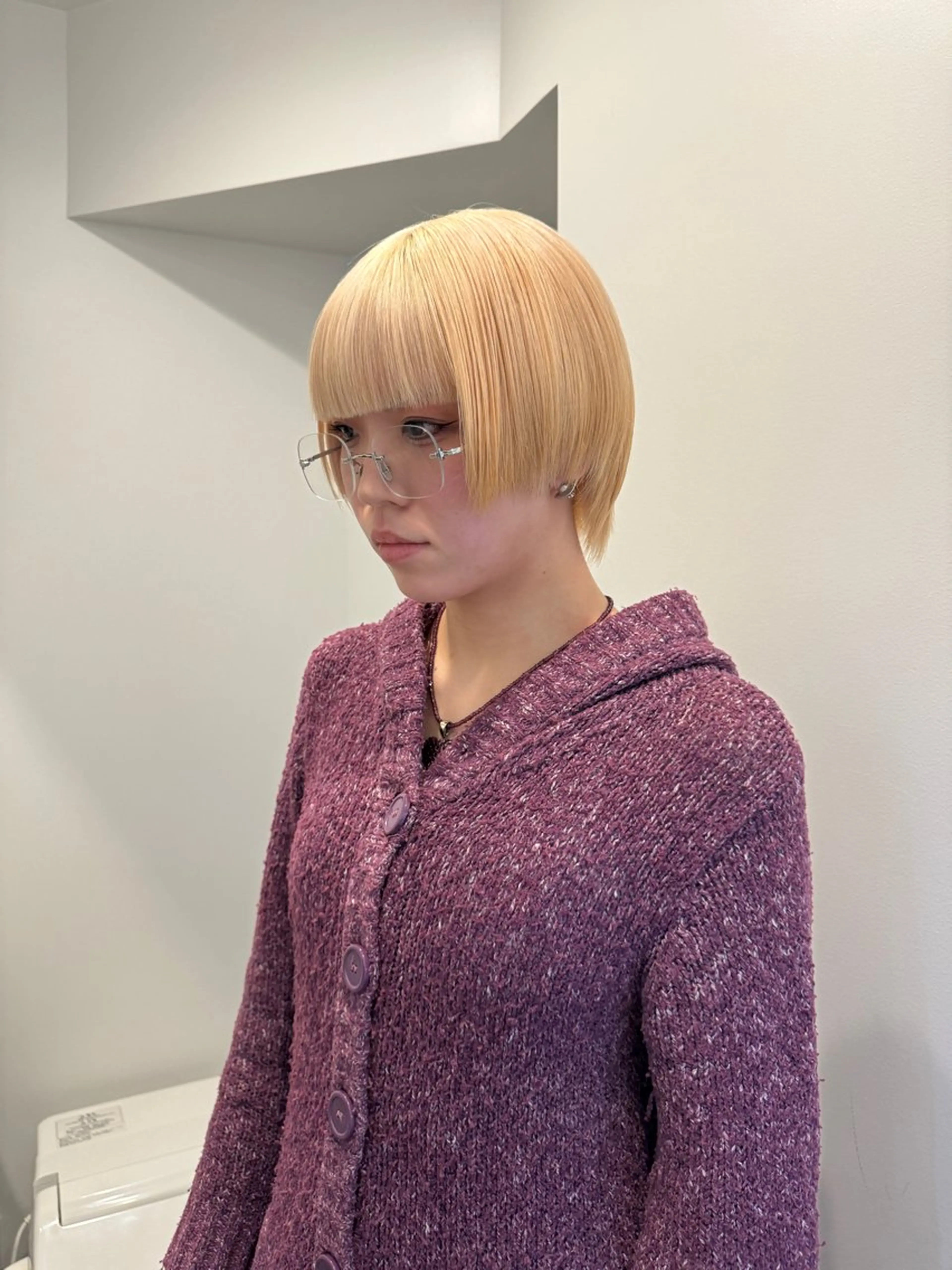 ショート カラー 切りっぱなしボブ レイヤー/縮毛矯正のヘアスタイル