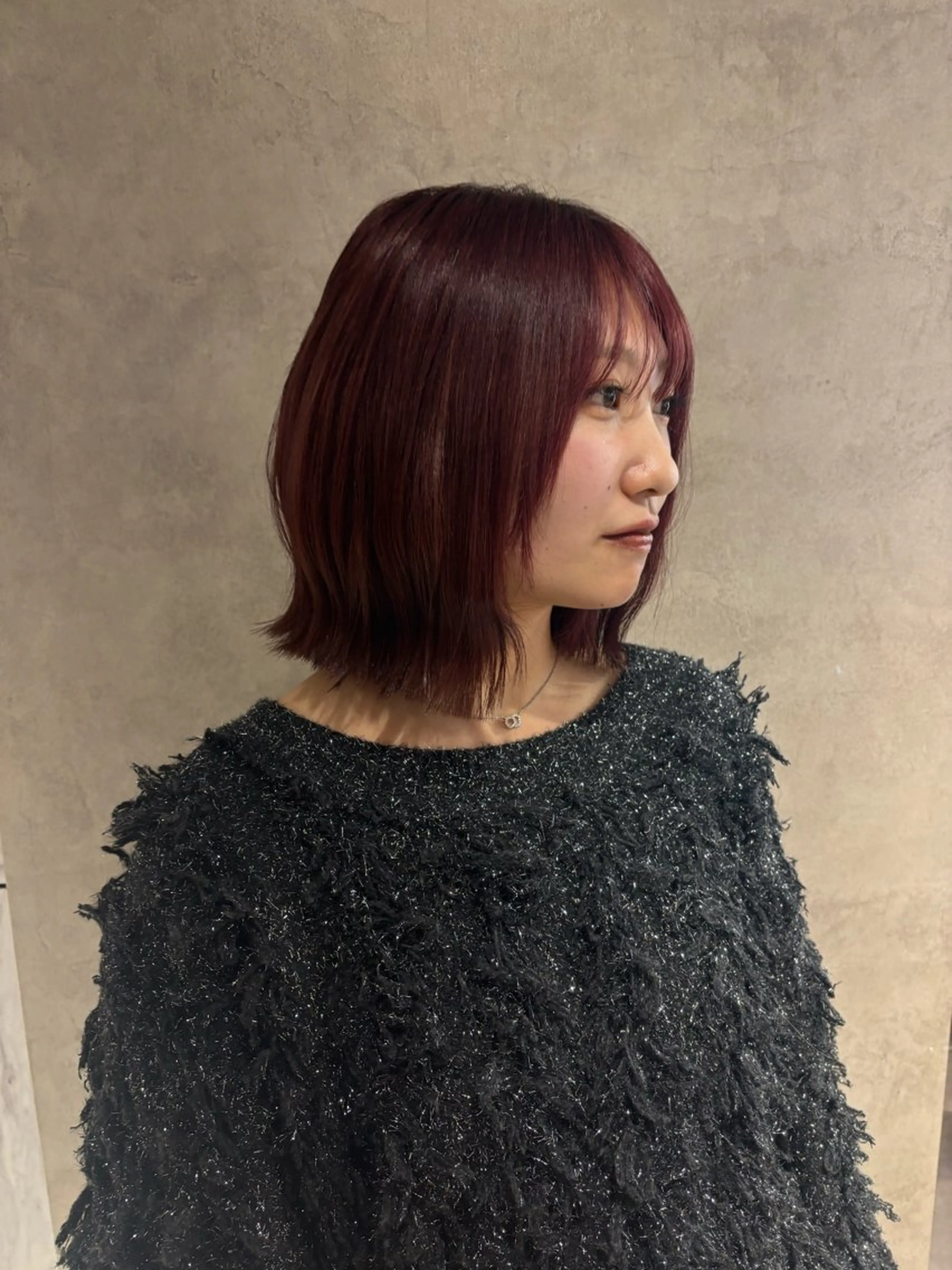 カラー ハイトーン YONIのヘアスタイル