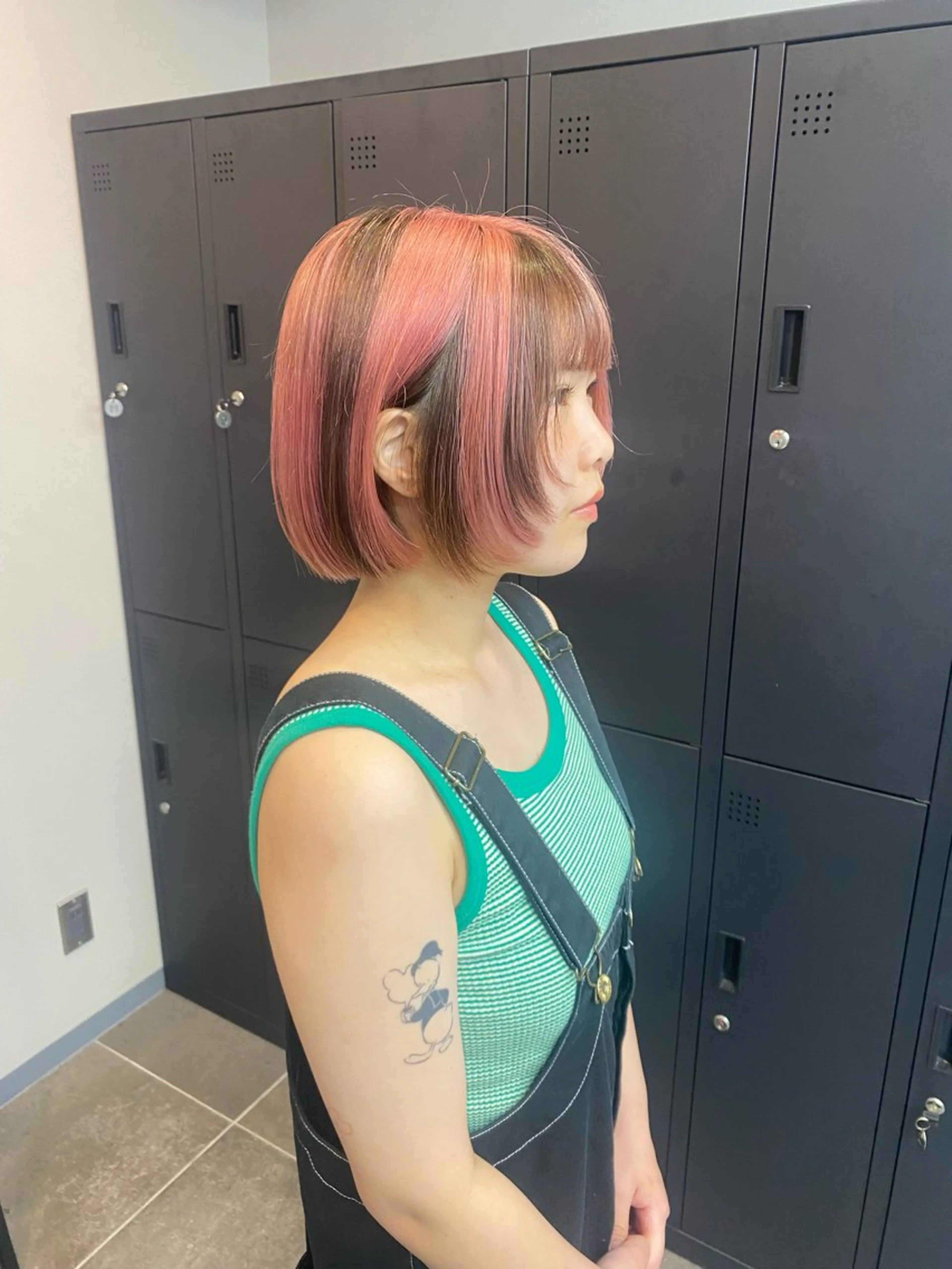 ミディアム 顔まわりレイヤー レイヤーカット maco 艶感ハイトーン🦋のヘアスタイル