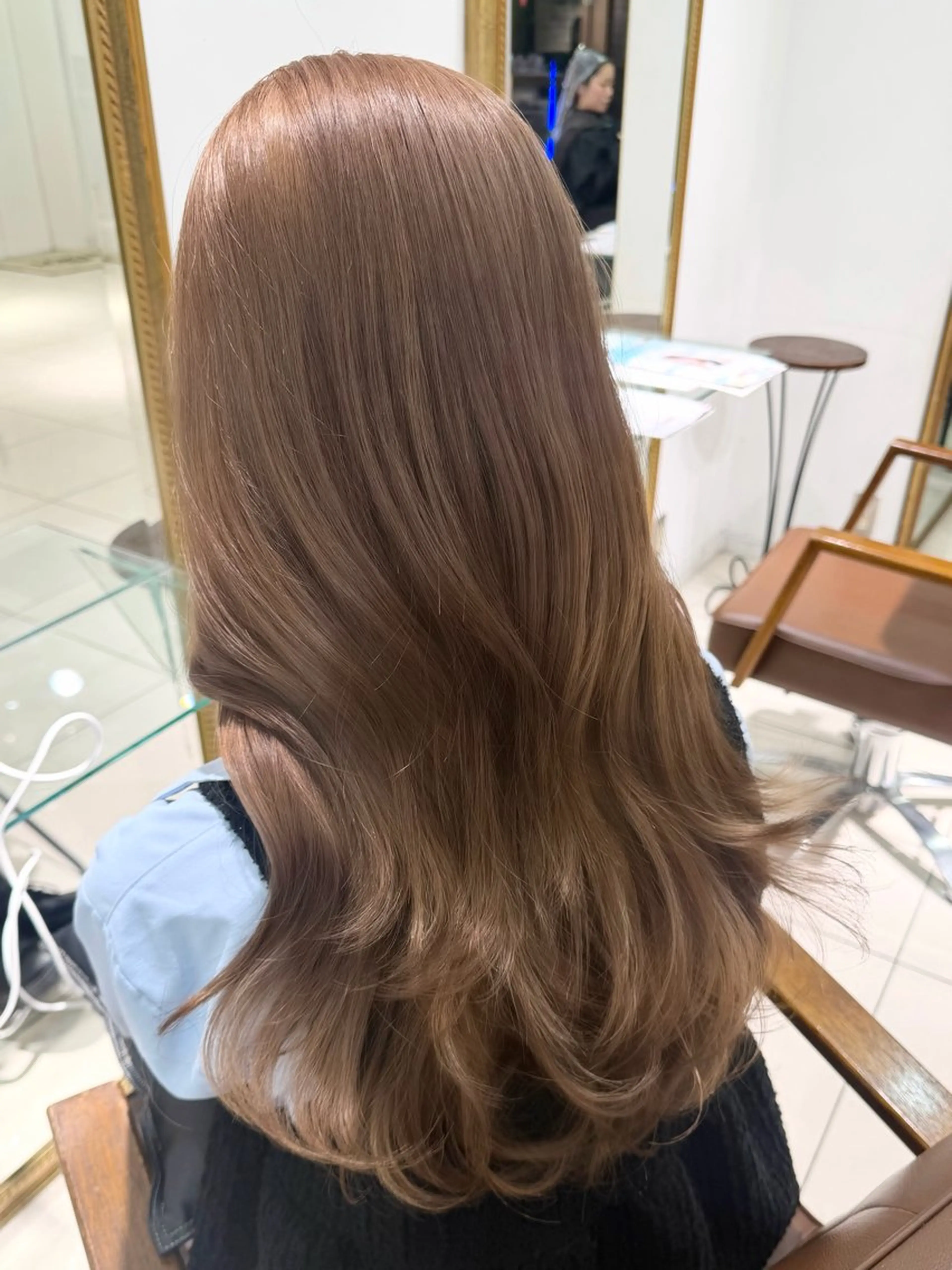 ロング カラー ベージュカラー ミルクティーベージュ ヘアカラー トリートメント 髪質改善カラー🤍 Nanakoのヘアスタイル