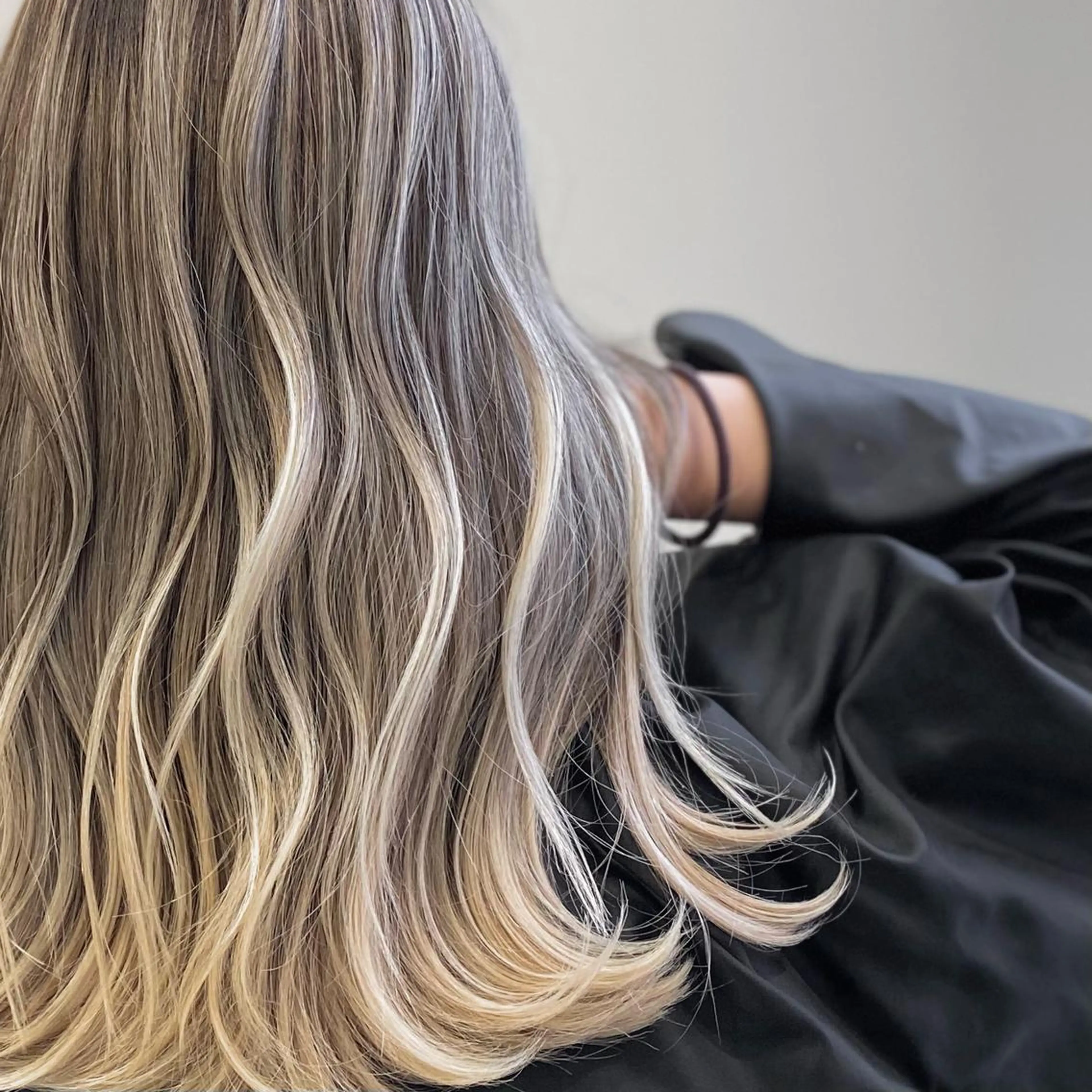 セミロング カラー バレイヤージュ レイヤーカット 🌈透明感カラー ✨松田龍也🌈のヘアスタイル