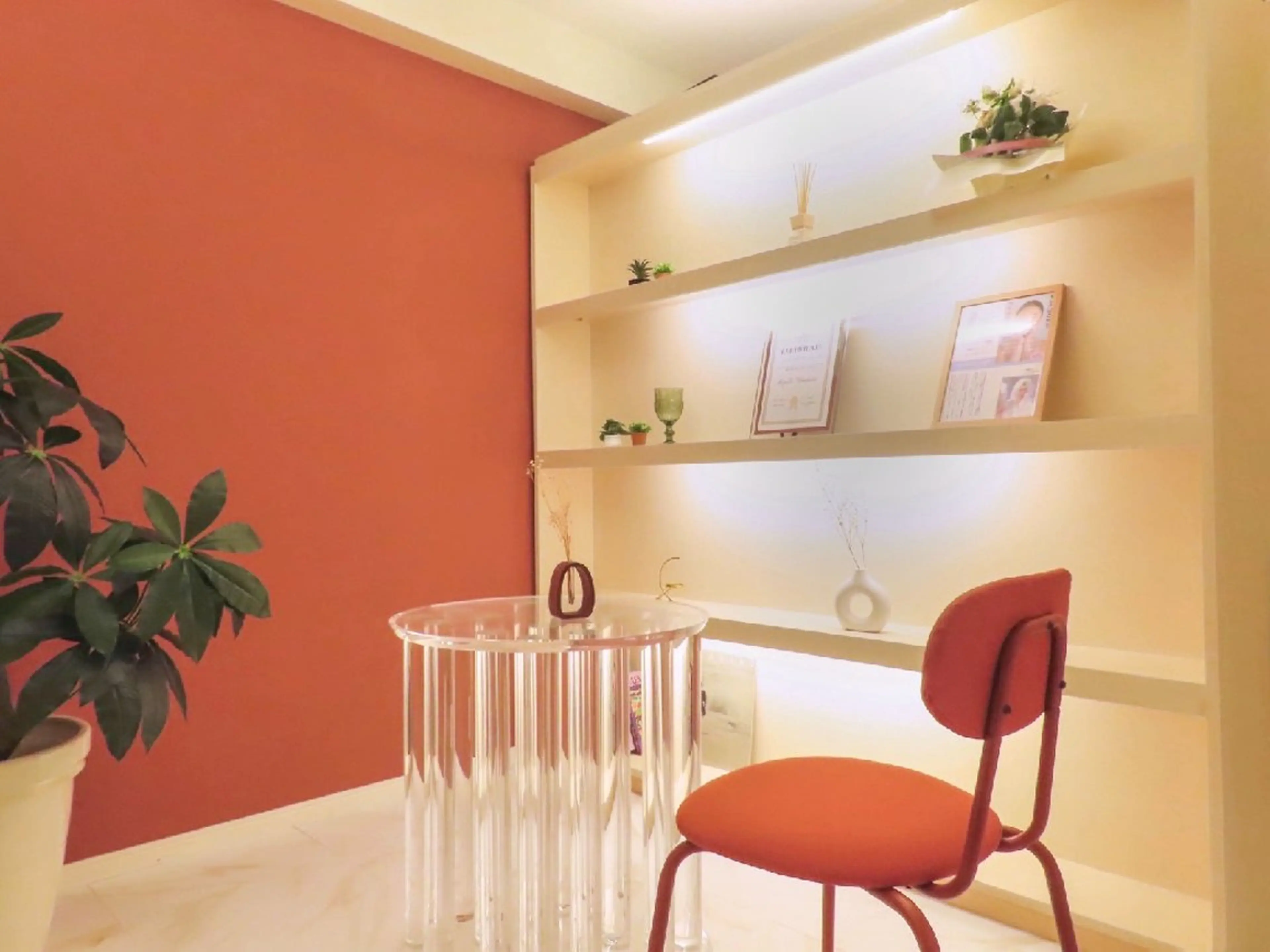 エステ リラク 🍁美Plus下北沢 肌質改善/まつ毛のマツエク・マツパデザイン