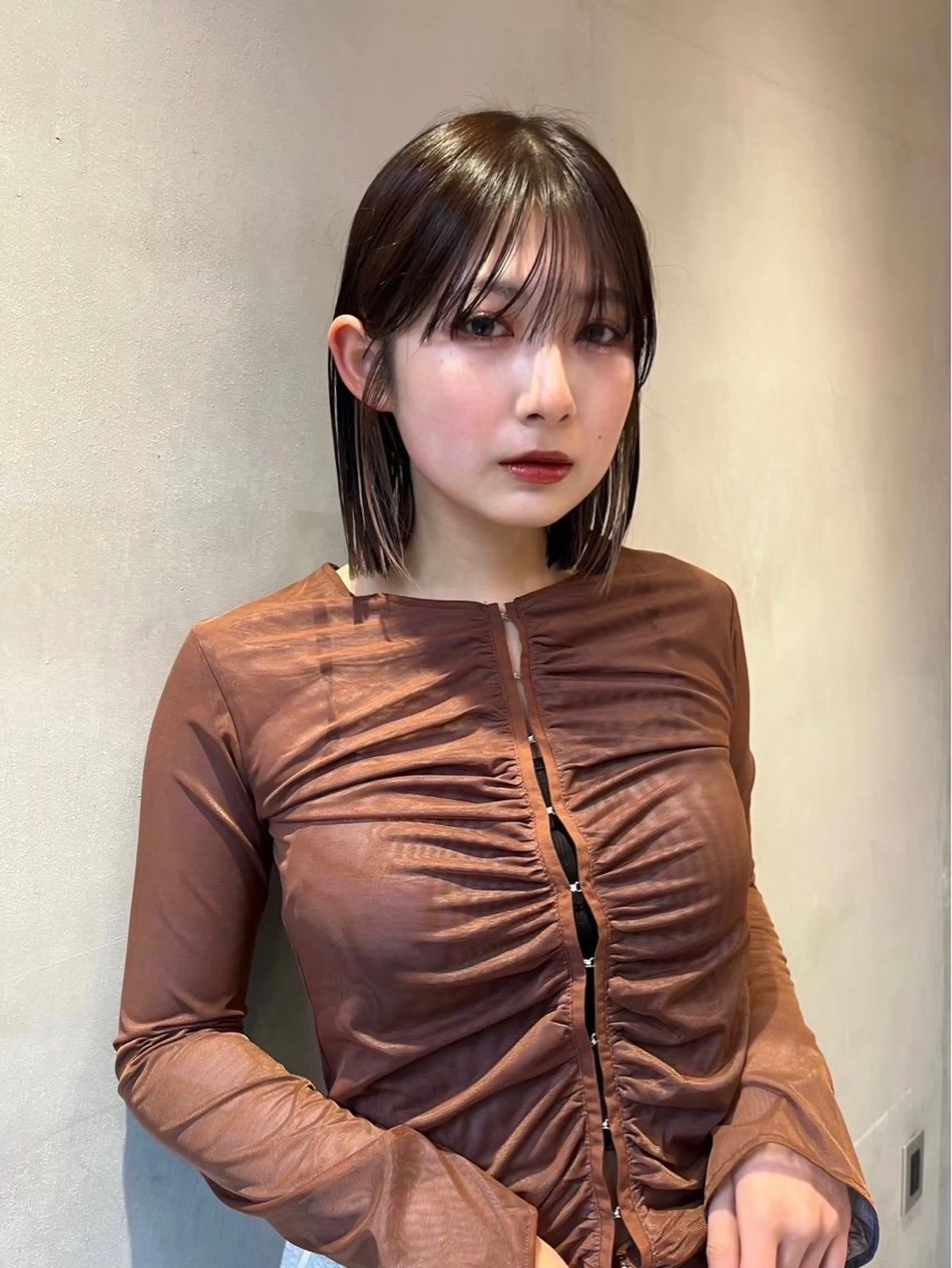 ミディアム カラー カット ヘアカラー トリートメント 切りっぱなしボブ/ 艶カラー/綾莉のヘアスタイル