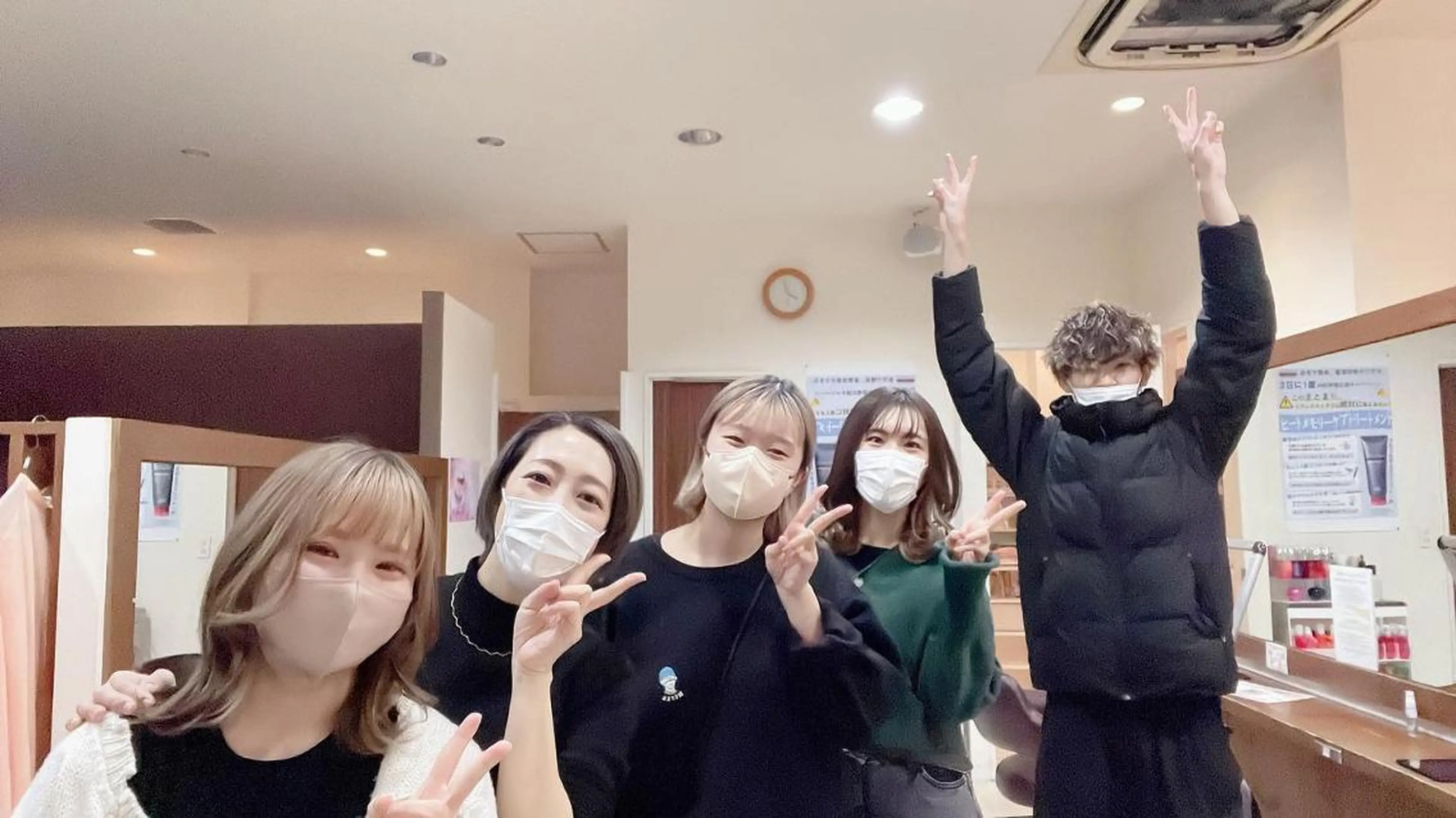 ショート カラー ダブルカラー ハイライトカラー インナーカラー ハイライト 髪質改善 justbeauty CiNQのヘアスタイル