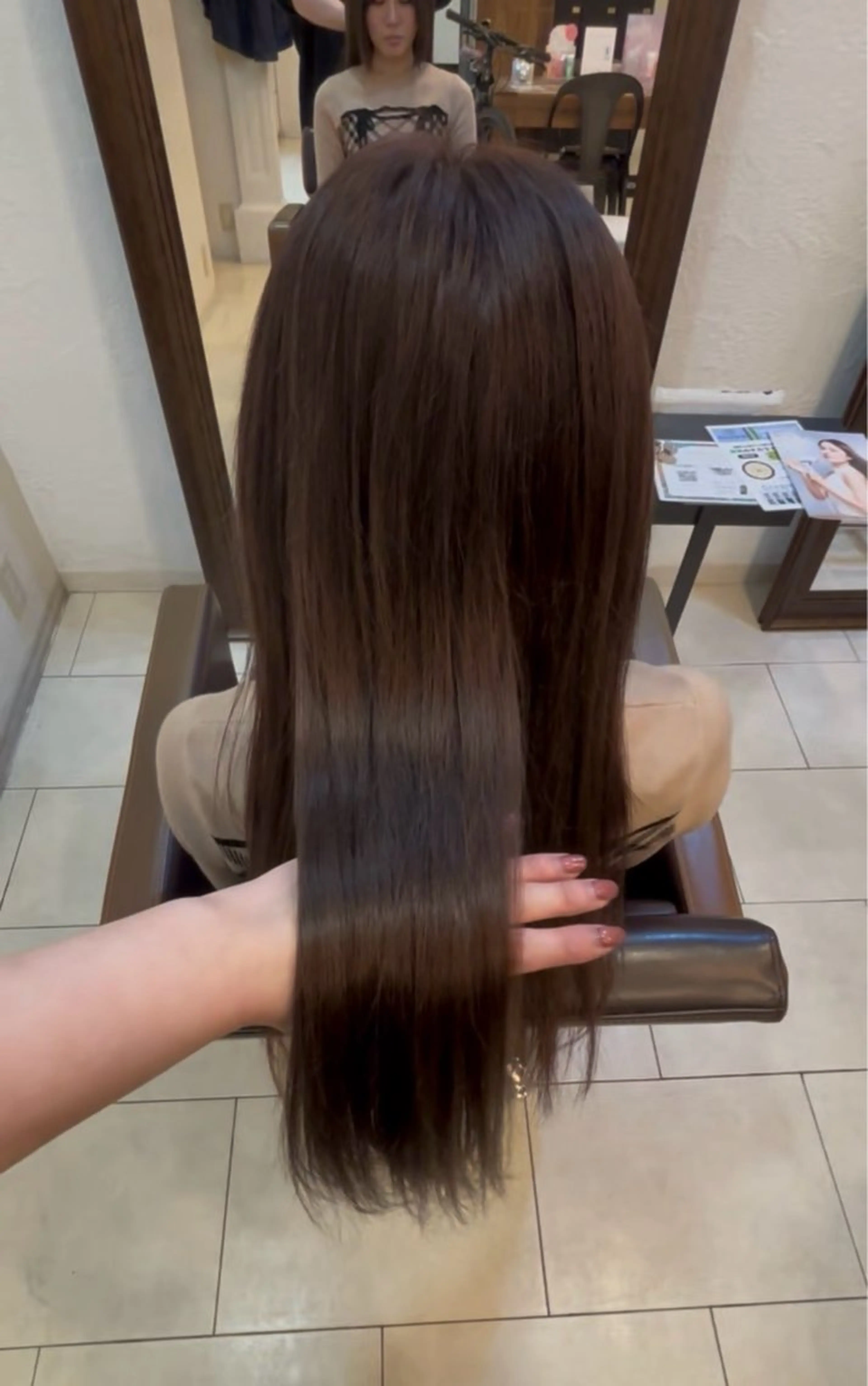 ロング カラー ブリーチ ブラウンカラー ピンクカラー ピンクブラウン ヘアカラー トリートメント hair lounge beach Soup'e所属・松本 さくらのヘアスタイル