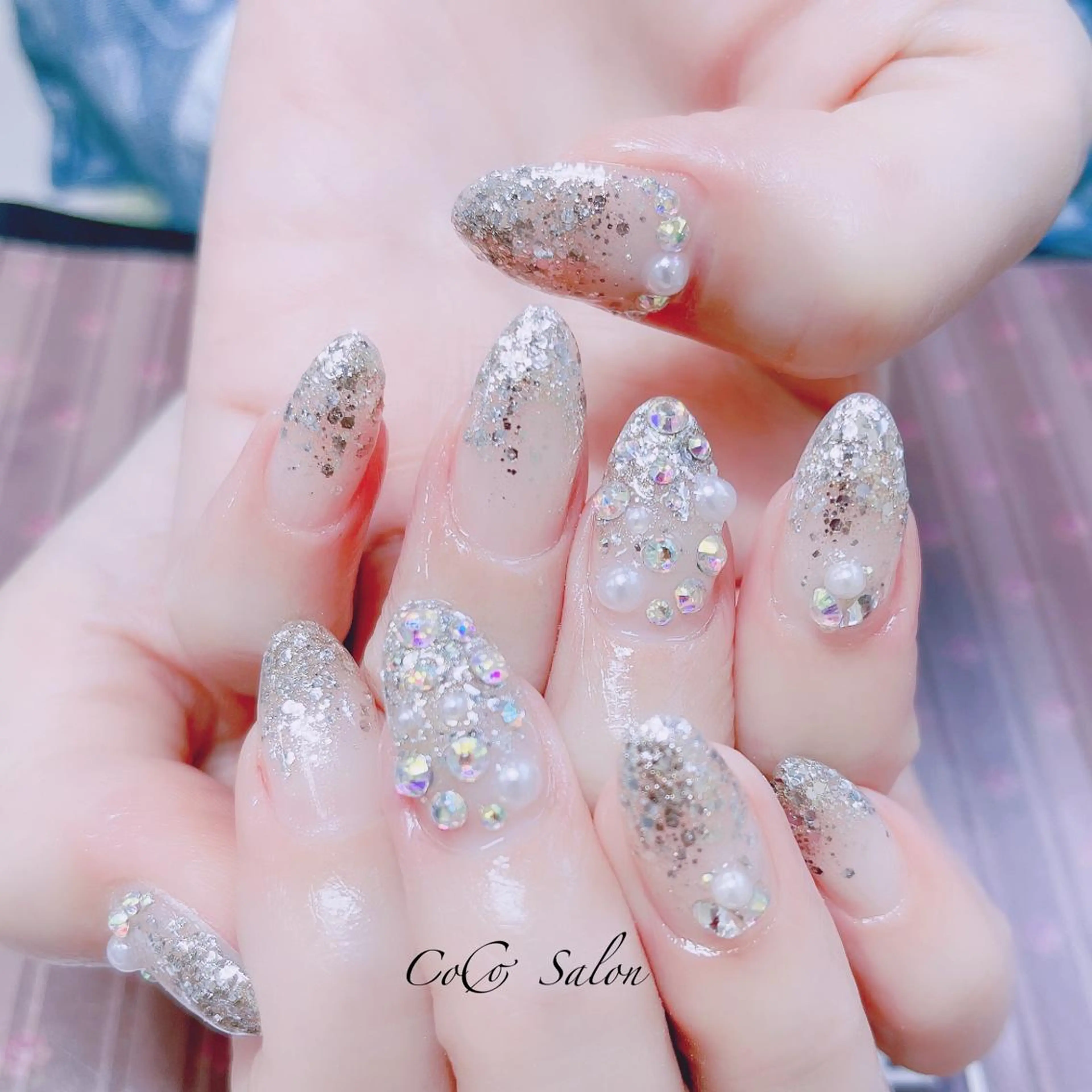 ネイル 成人式 長さ出し ジェルネイル グラデーション ホログラムネイル ハンドネイル CoCoSalon ネイル/まつ毛予約のネイルデザイン