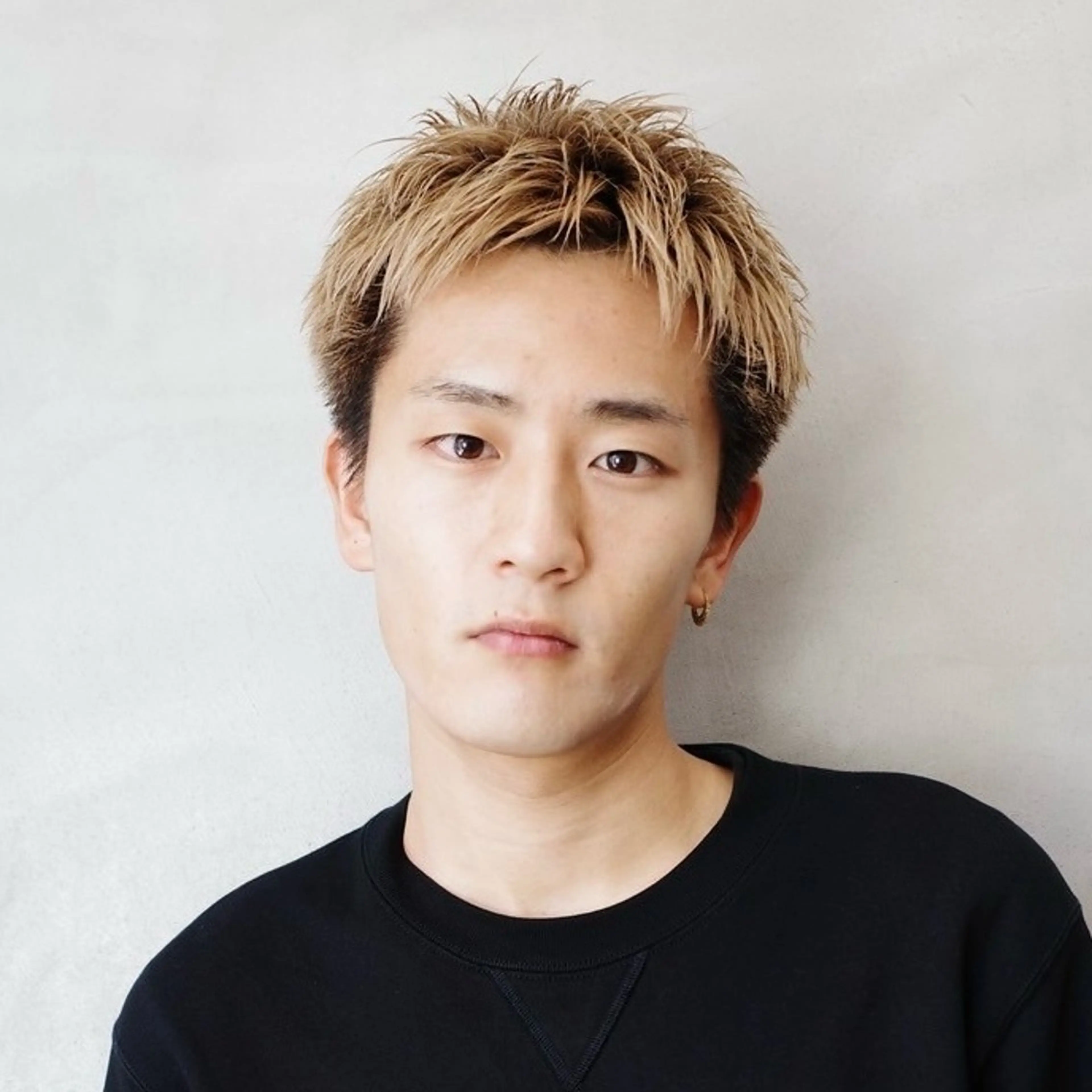 ショート カラー メンズ メンズハイトーン メンズショート スパイキーショート メンズベリーショート ベリーショート ヘアカラー 渋谷 メンズショート 佐伯 将のヘアスタイル