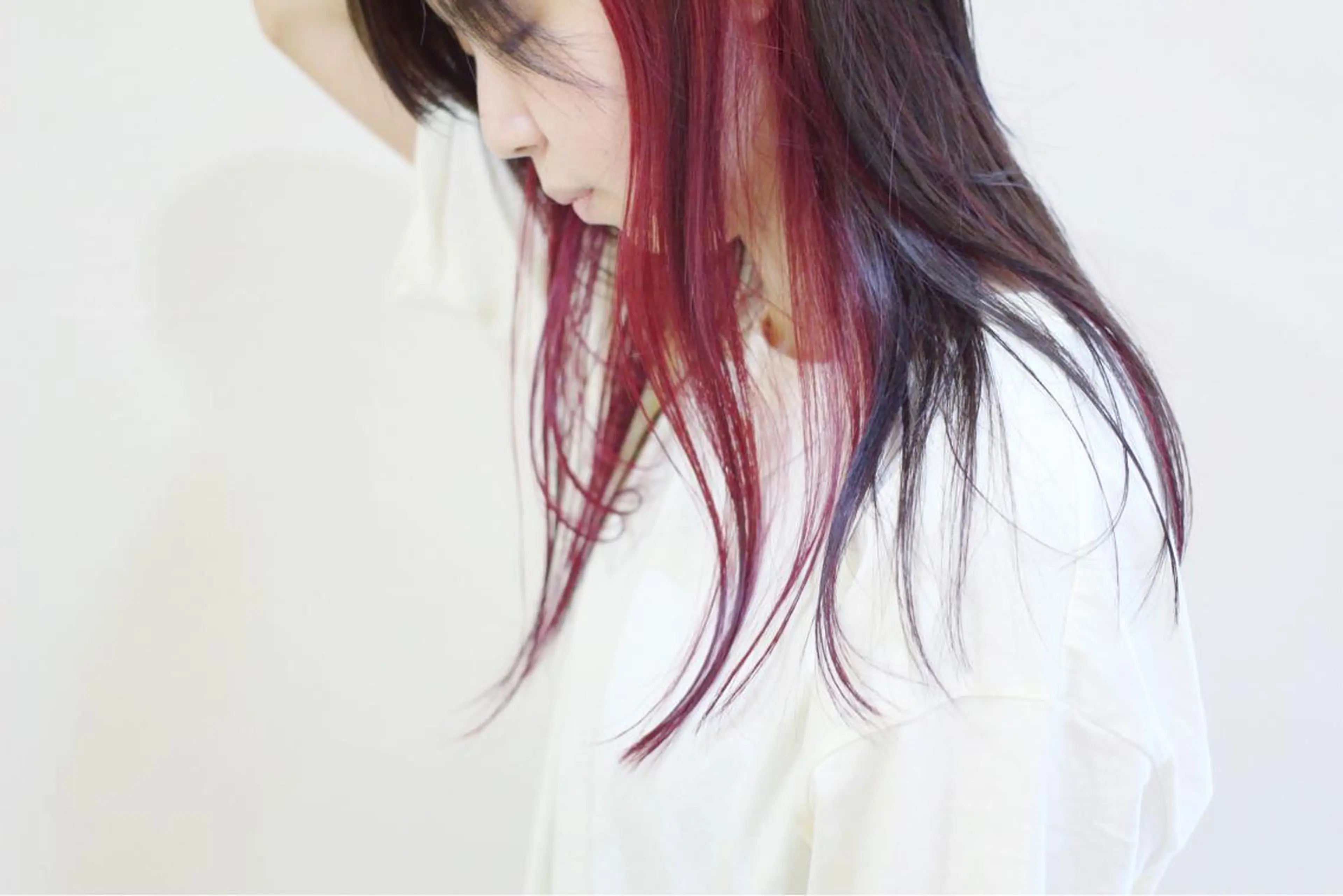 ロング カラー ブルーカラー ブルージュ 土居 正季のヘアスタイル
