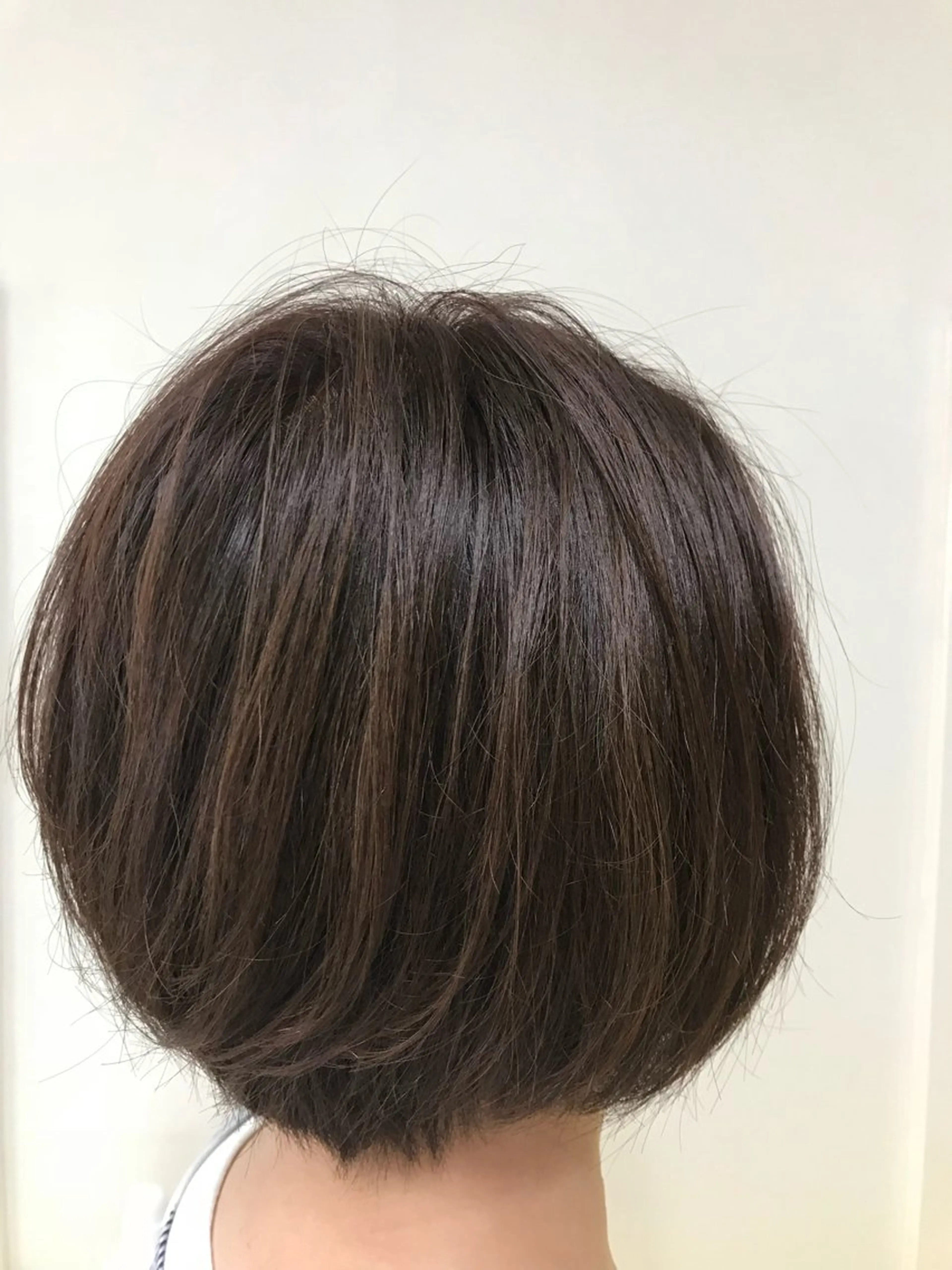ショート カラー 横田  尚登のヘアスタイル
