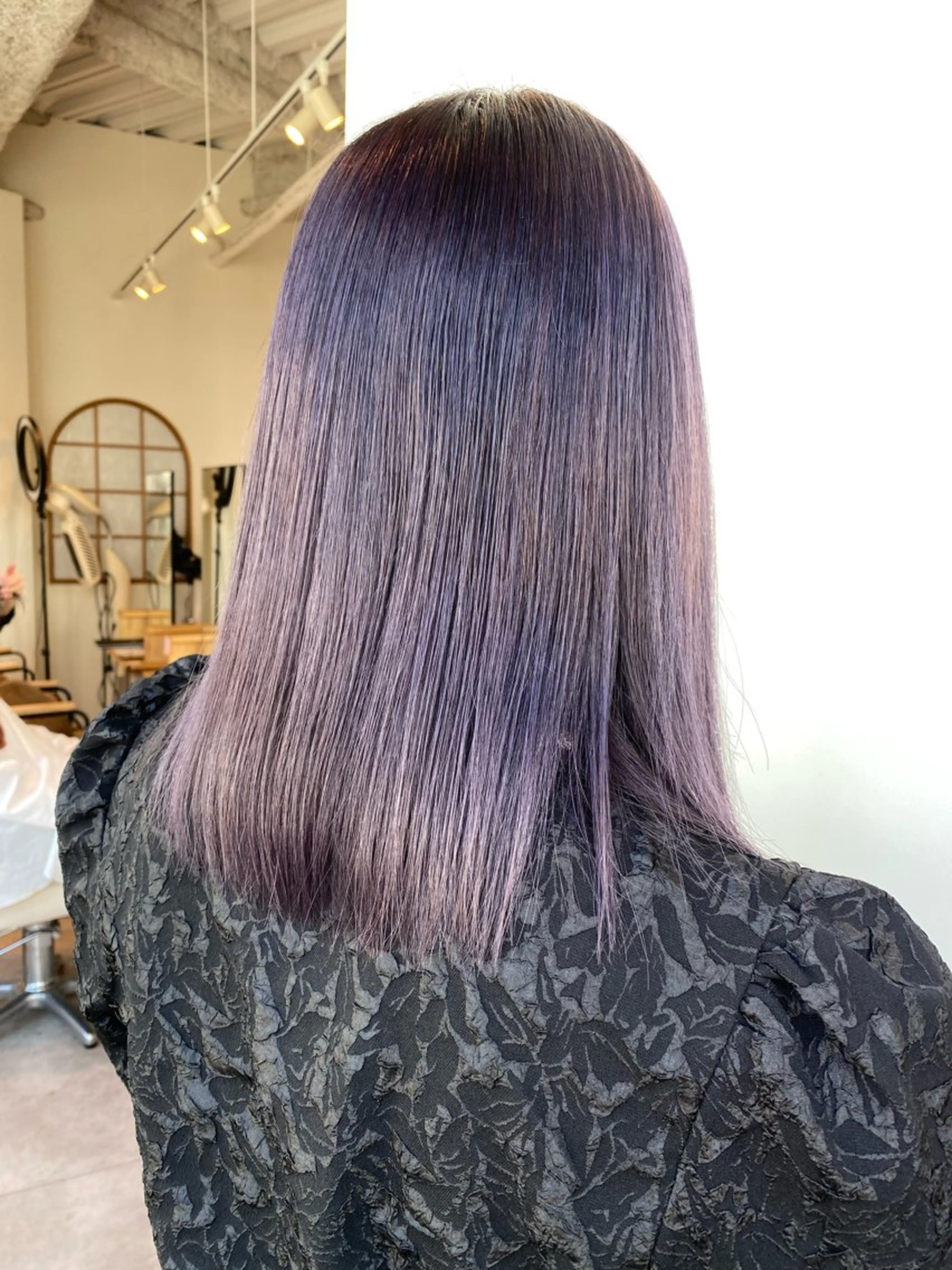 カラー ブリーチ グレージュ ラベンダーカラー ラベンダーグレージュ ラベンダーグレー カット ヘアカラー 南上 野々佳のヘアスタイル