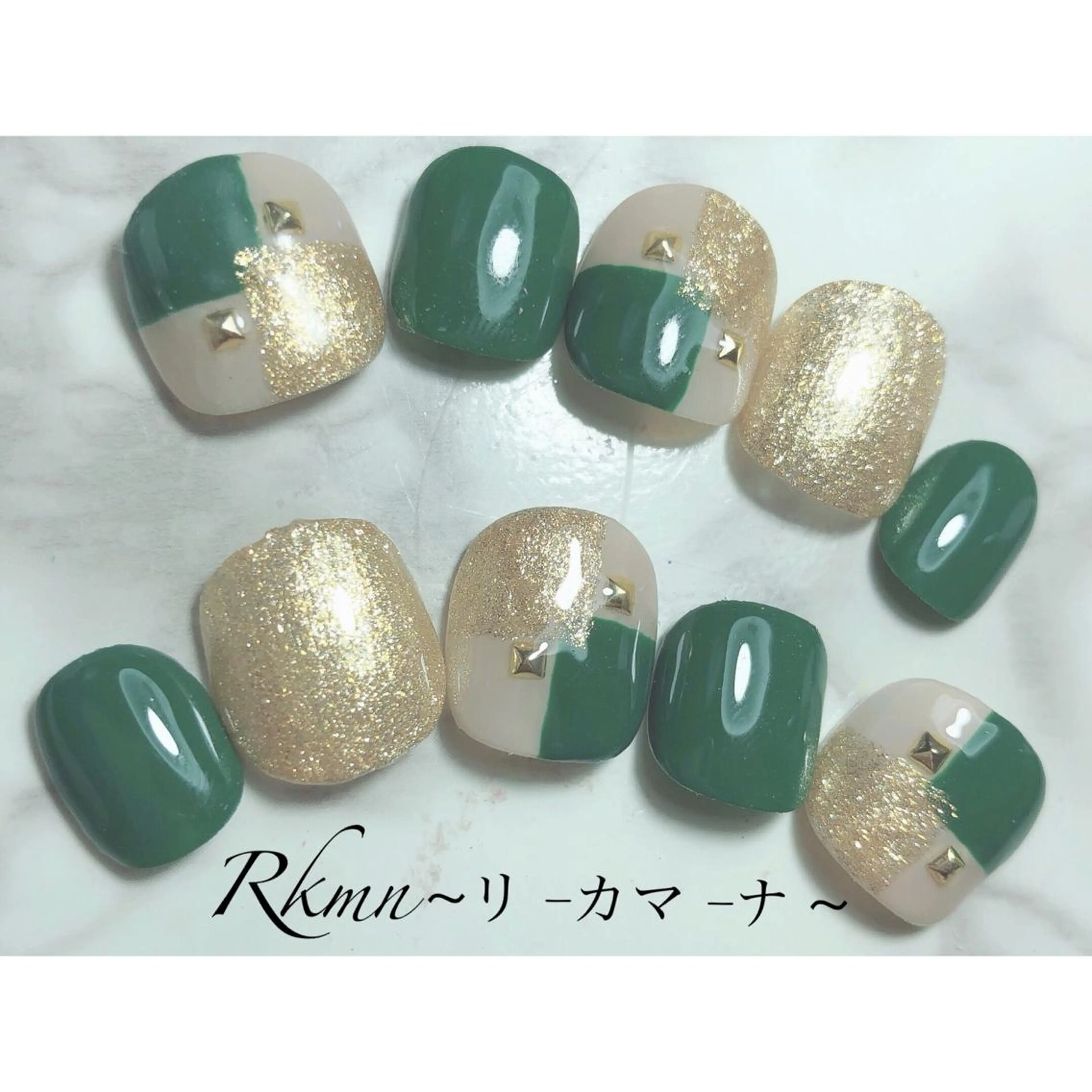 ネイル アートネイル フレンチネイル ジェルネイル ゴールド グラデーション ハンドネイル フットネイル ハンドケア Rkmn ~リ-カマ-ナ~のネイルデザイン