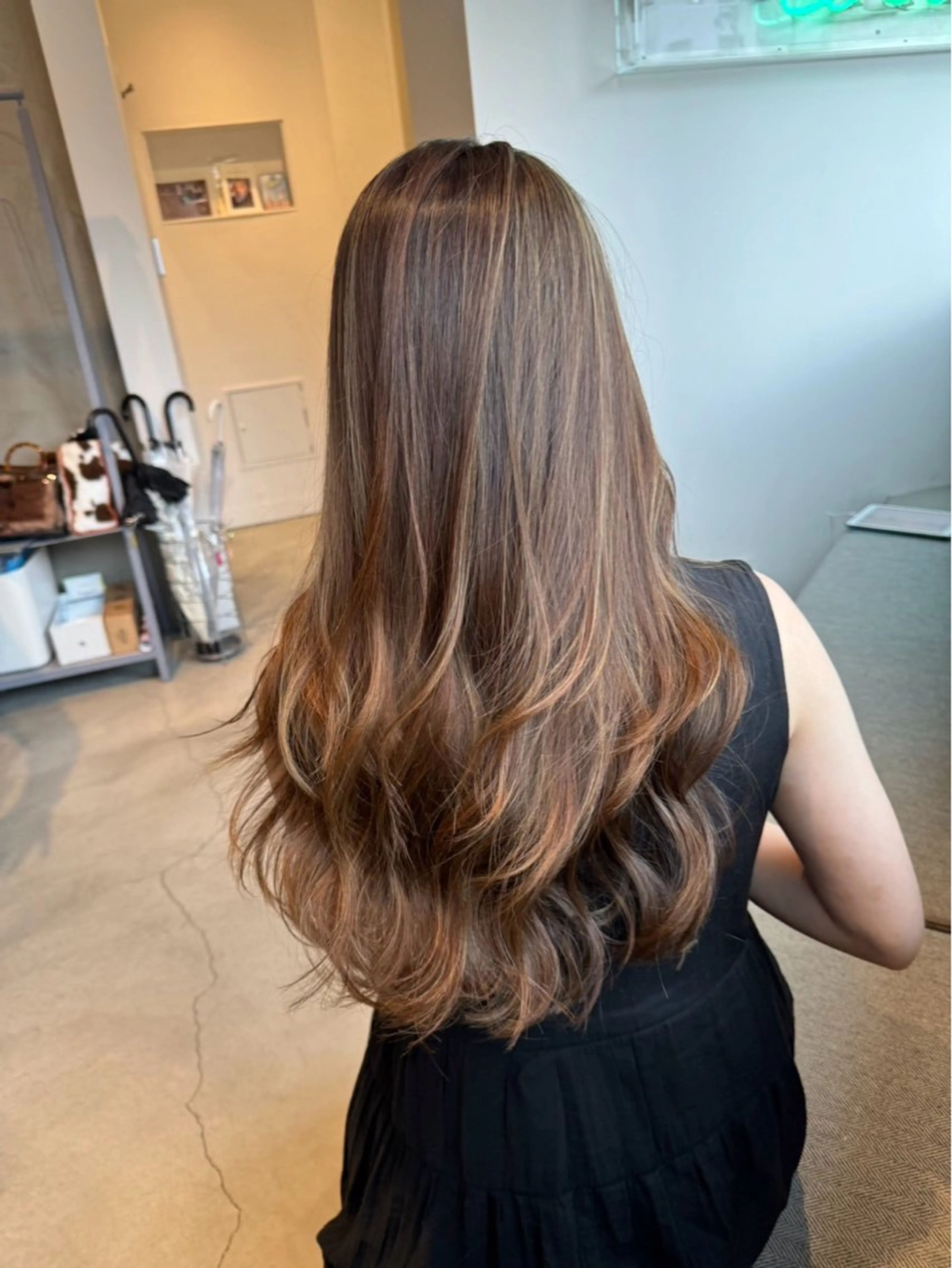 ロング カラー ハイライトカラー ハイライト 清水 月菜のヘアスタイル