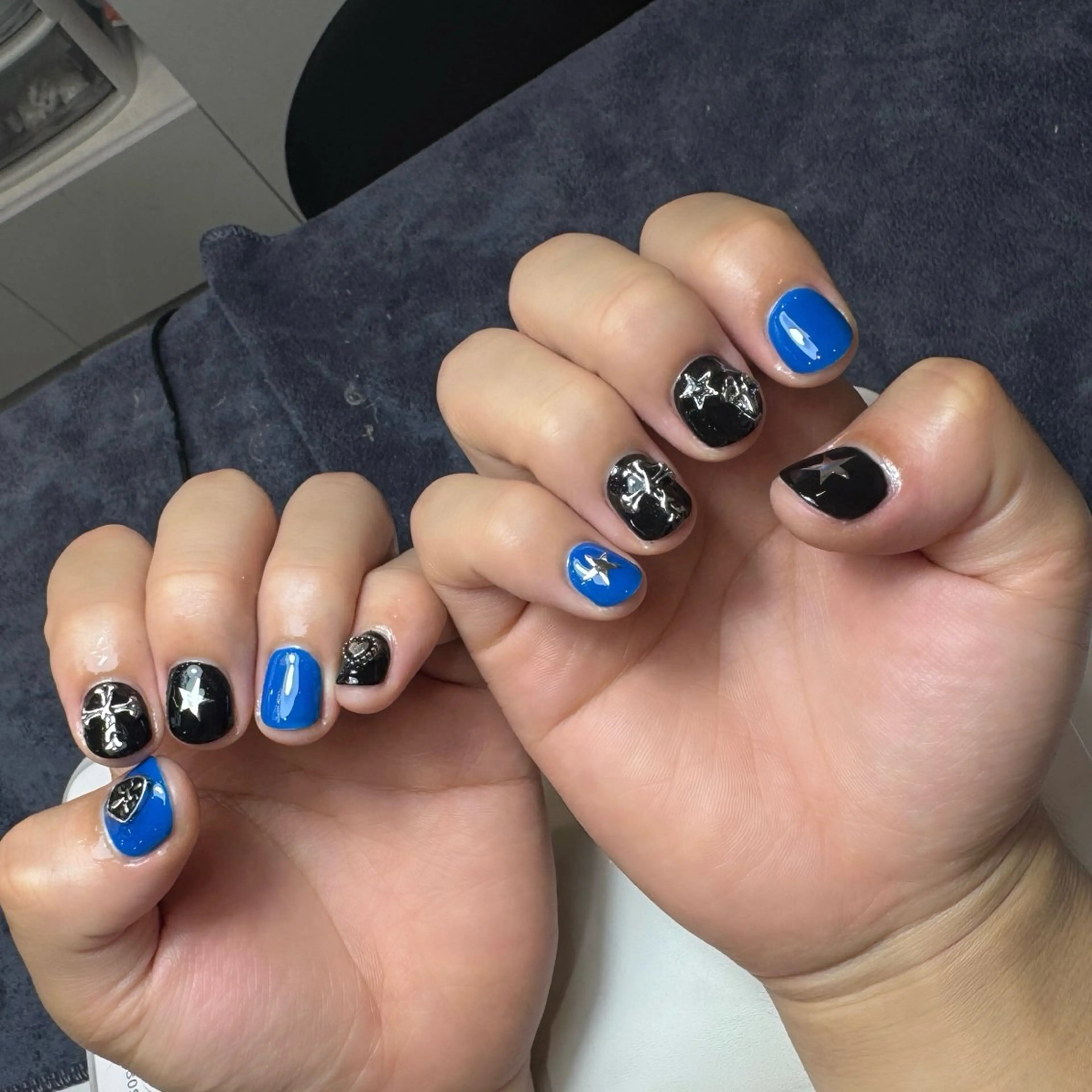 ネイル チークネイル フレンチネイル グラデーション 韓国ネイル マグネットネイル Hana Nailのネイルデザイン