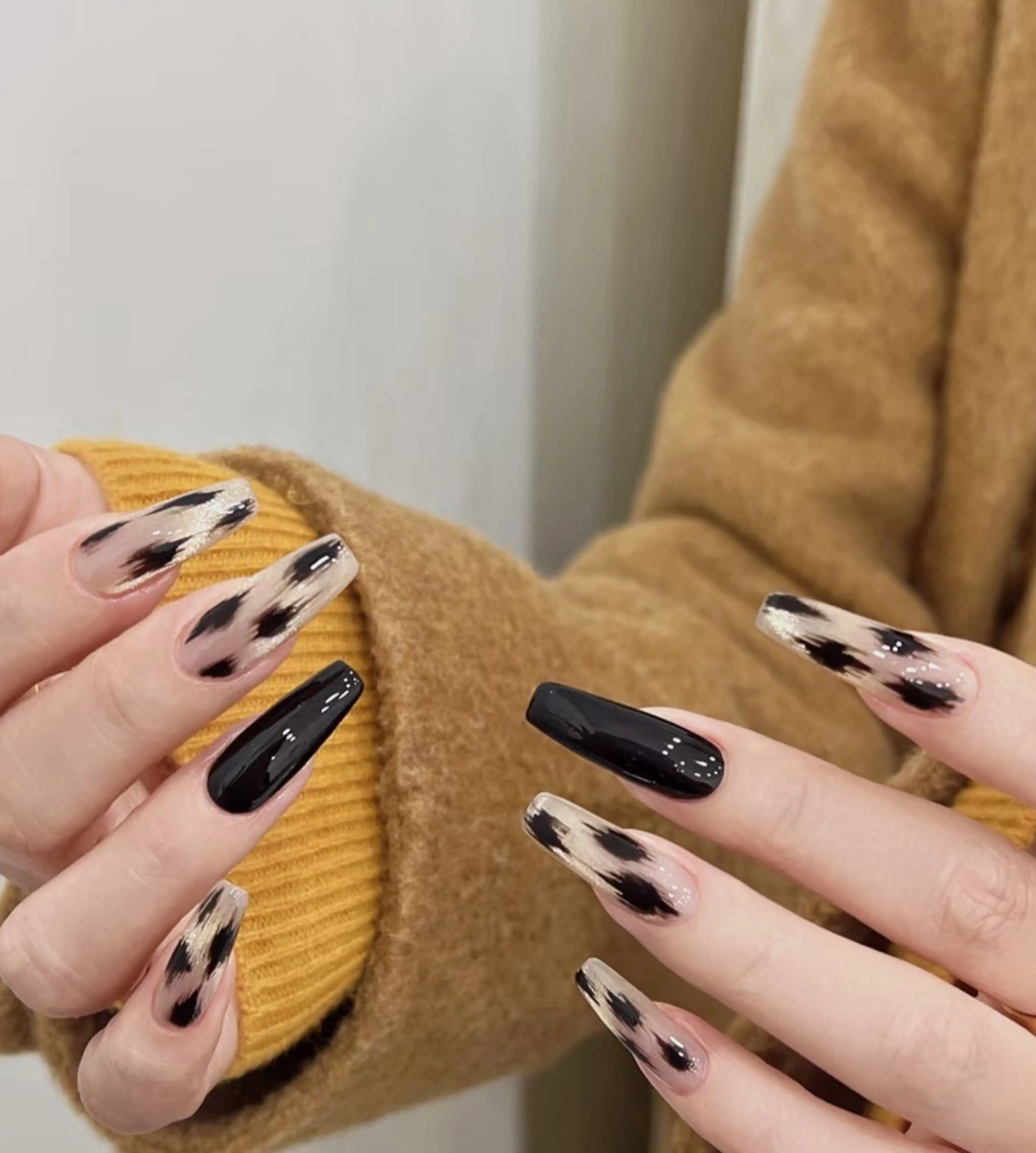 ネイル フレンチネイル グラデーション キラキラネイル 韓国ネイル マグネットネイル ハンドネイル 🎀YooLi Nail salonのネイルデザイン