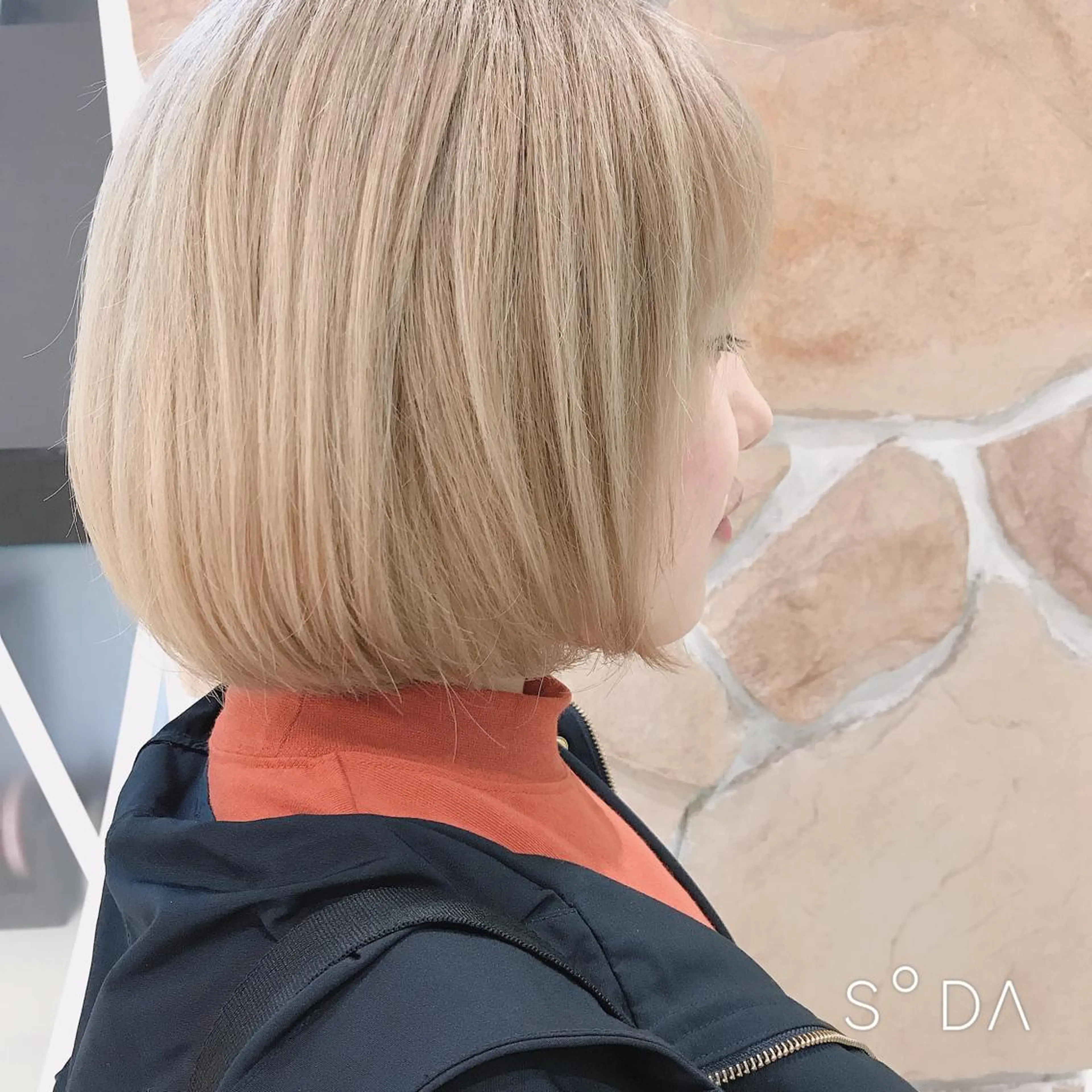 ショート カラー ブリーチ ブロンド ボブ Zina 札幌 harukaのヘアスタイル