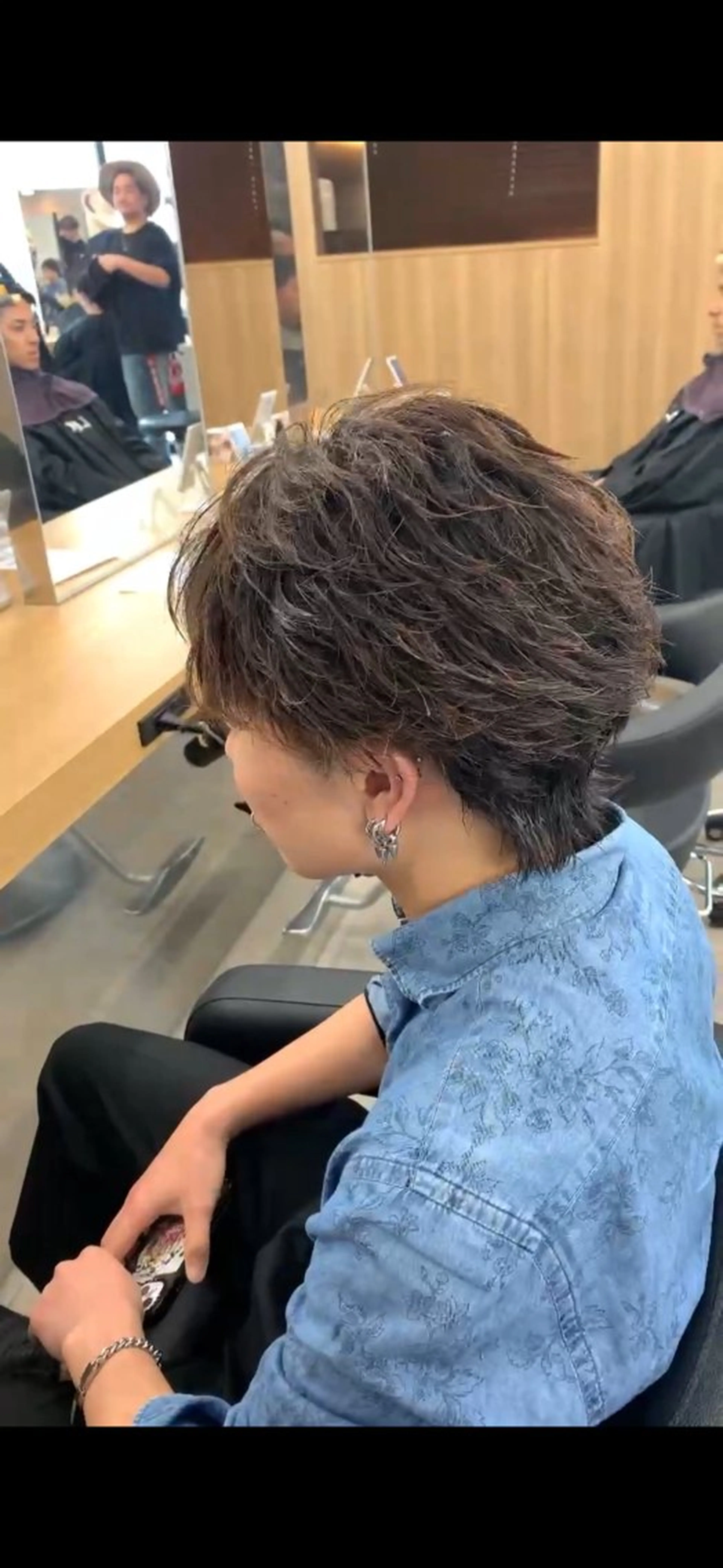 ミディアム カラー パーマ メンズ ヘアカラー 韓国風ヘア☘️ ヒロトのヘアスタイル