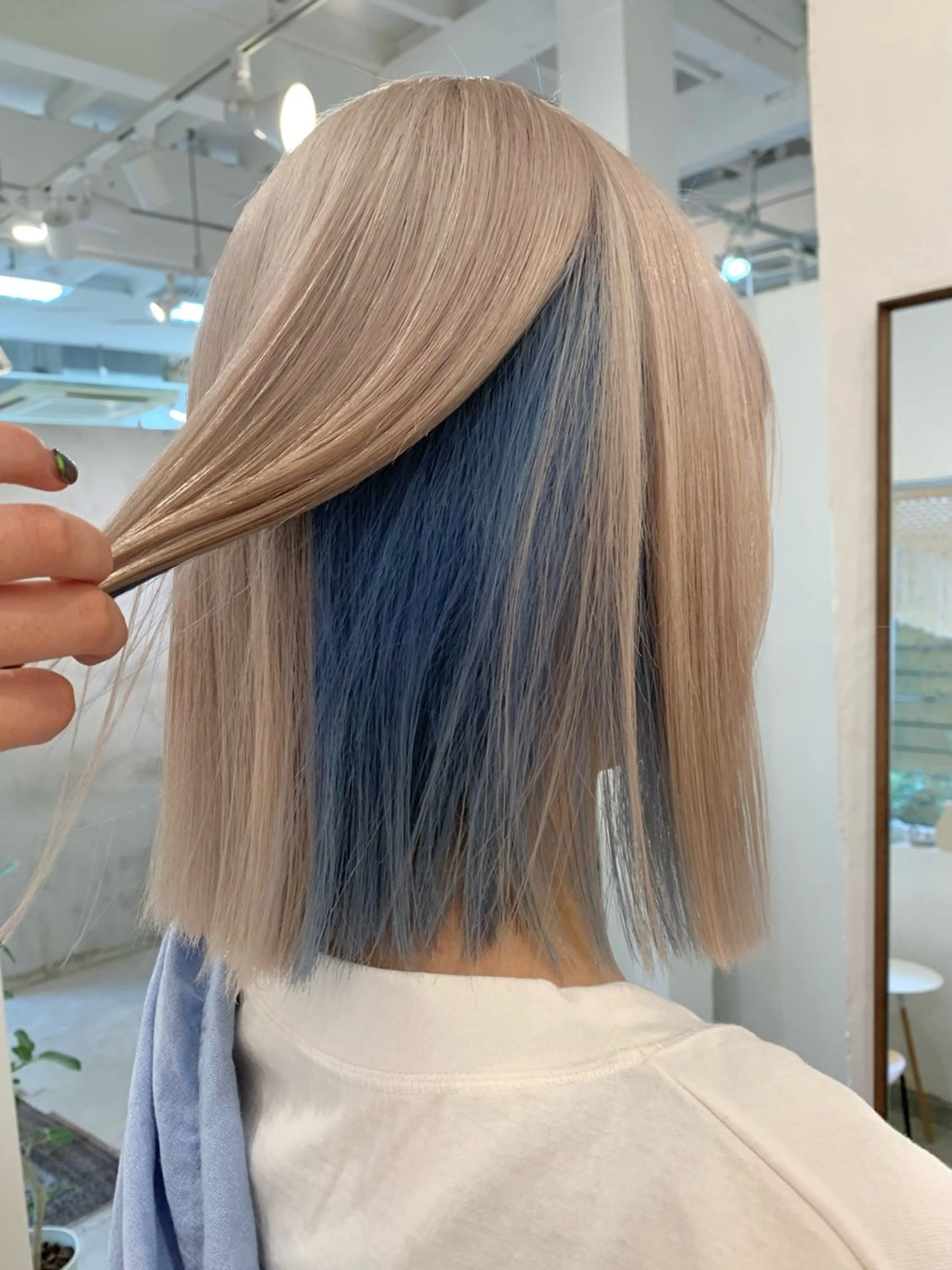 カラー hinata /ハイトーンのヘアスタイル