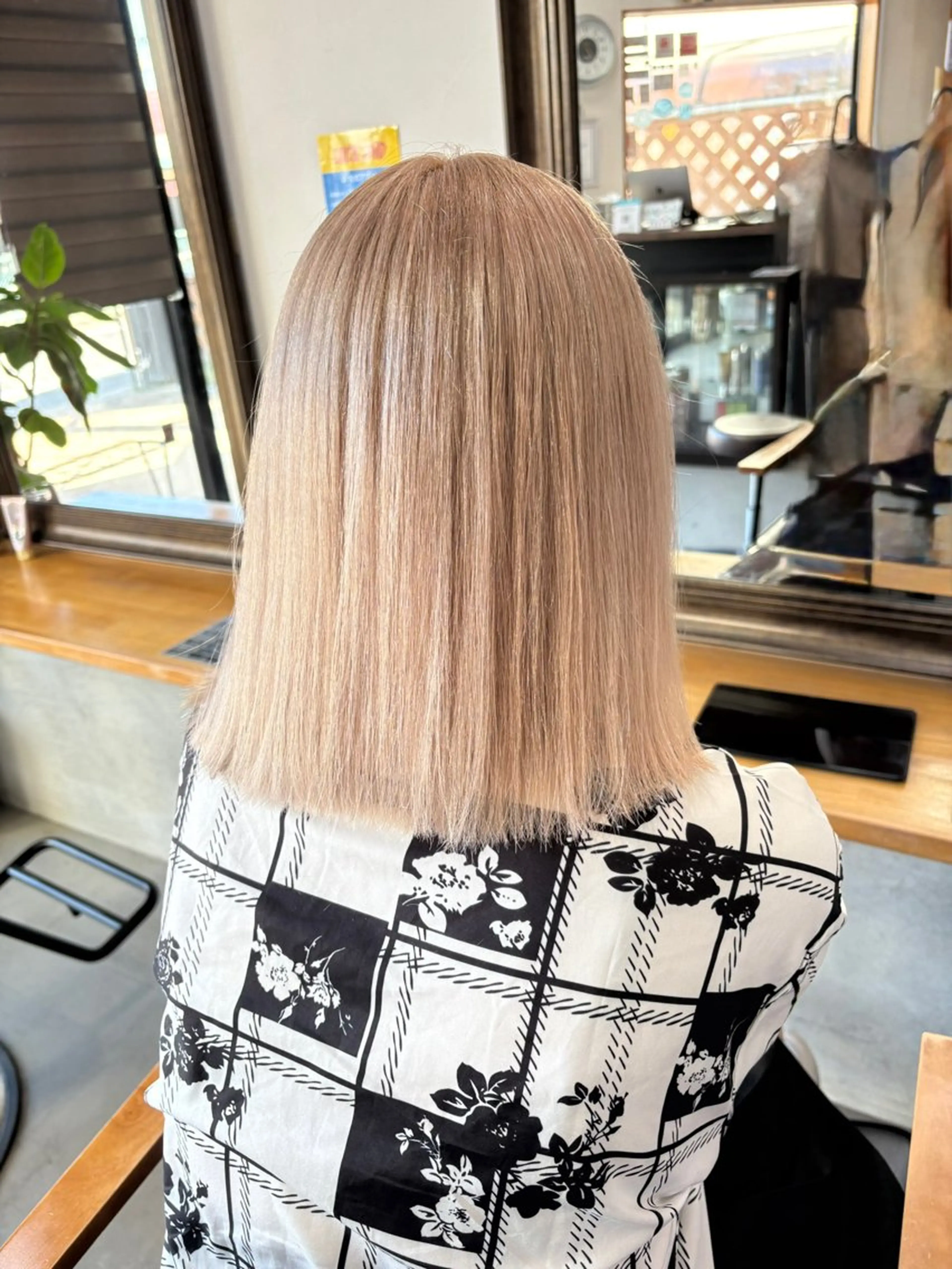 ロング カラー まろやかなベージュ 小池春樹のヘアスタイル