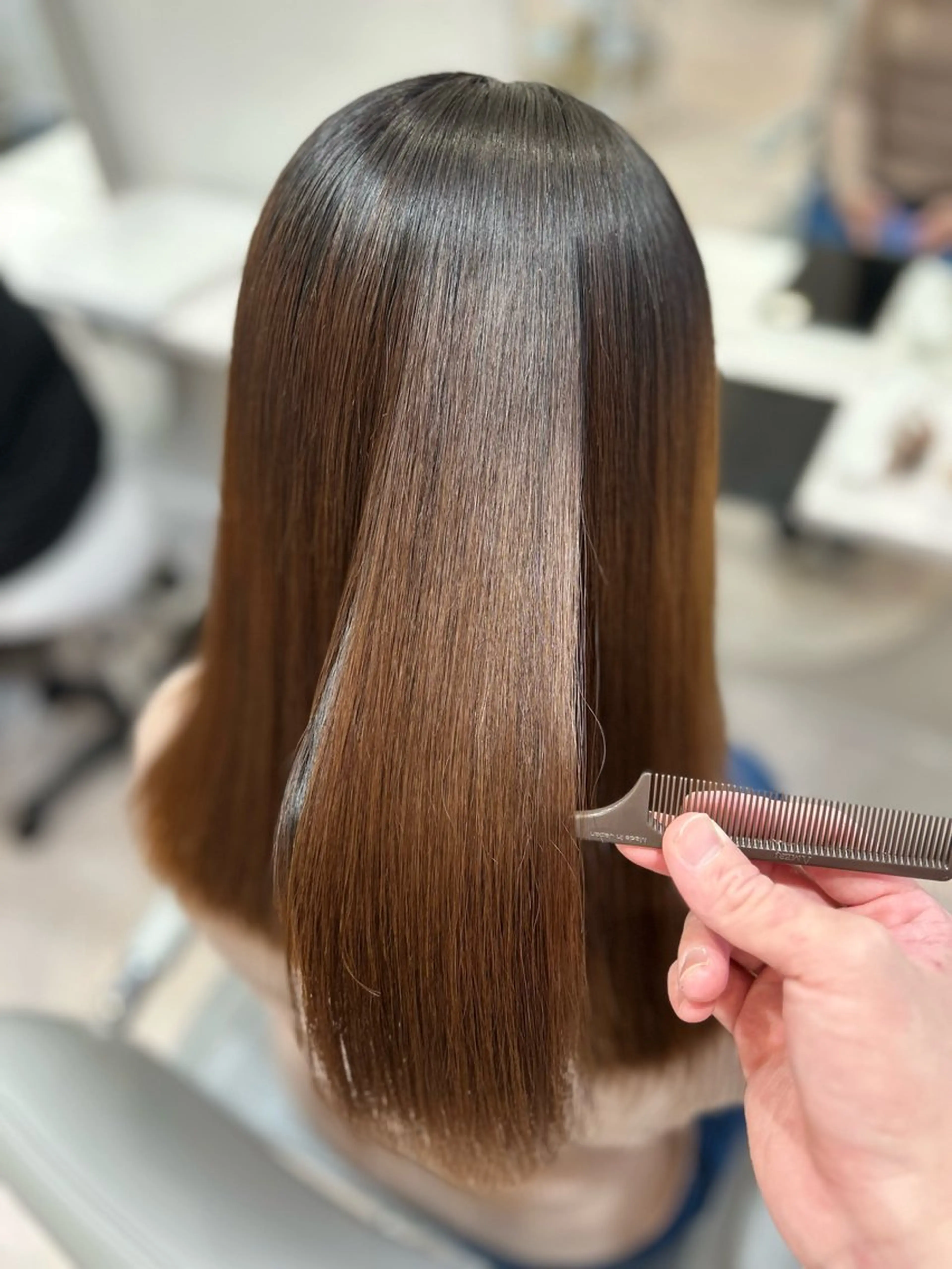 セミロング 縮毛矯正 🫧ミネ タイガ🐯のヘアスタイル