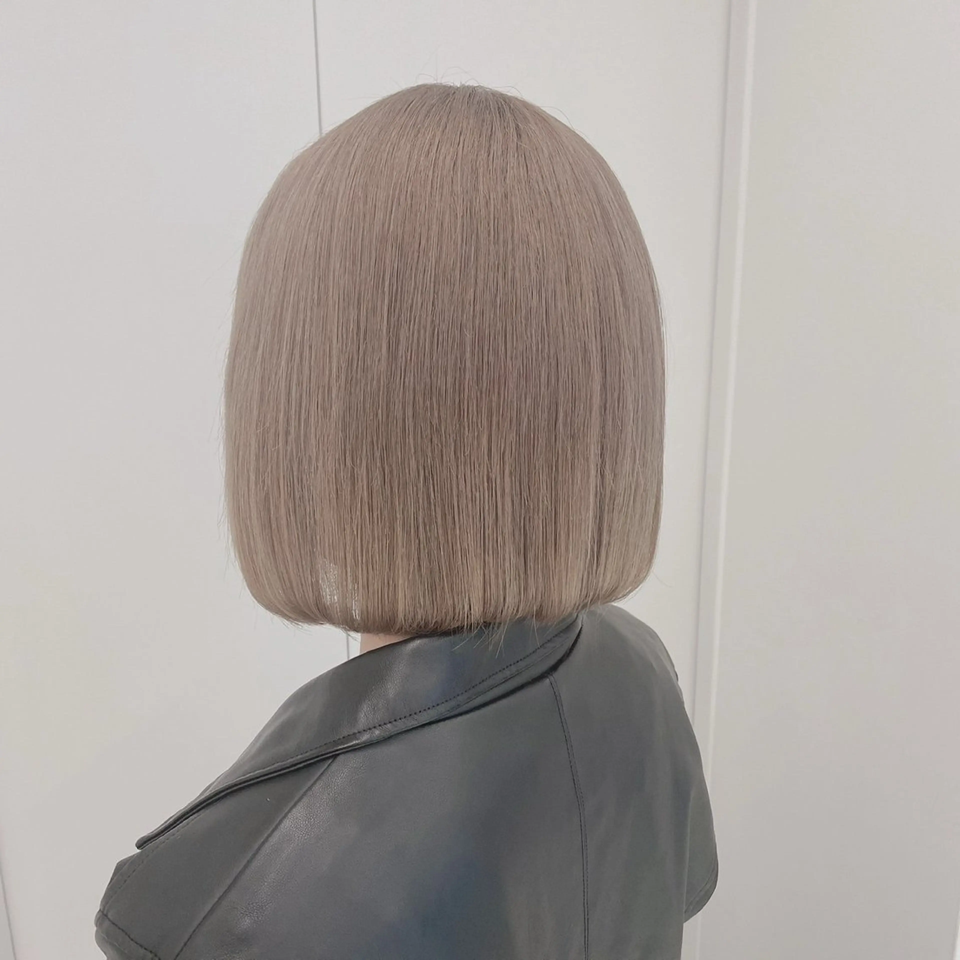 ミディアム カラー ブリーチ/ハイトーン /レイヤーのヘアスタイル