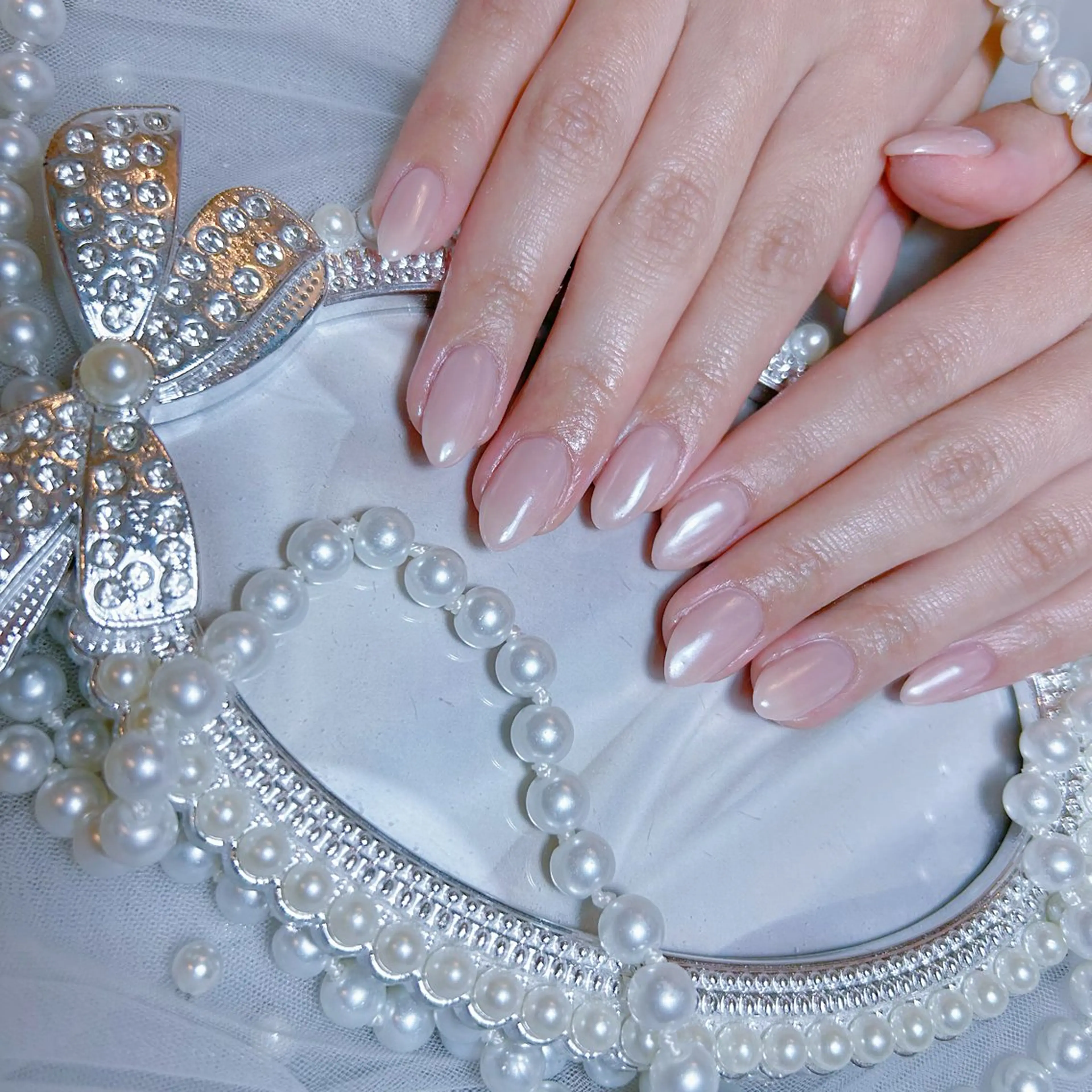 ネイル オーロラネイル ハンドネイル Yudia🩵 Yuiのネイルデザイン