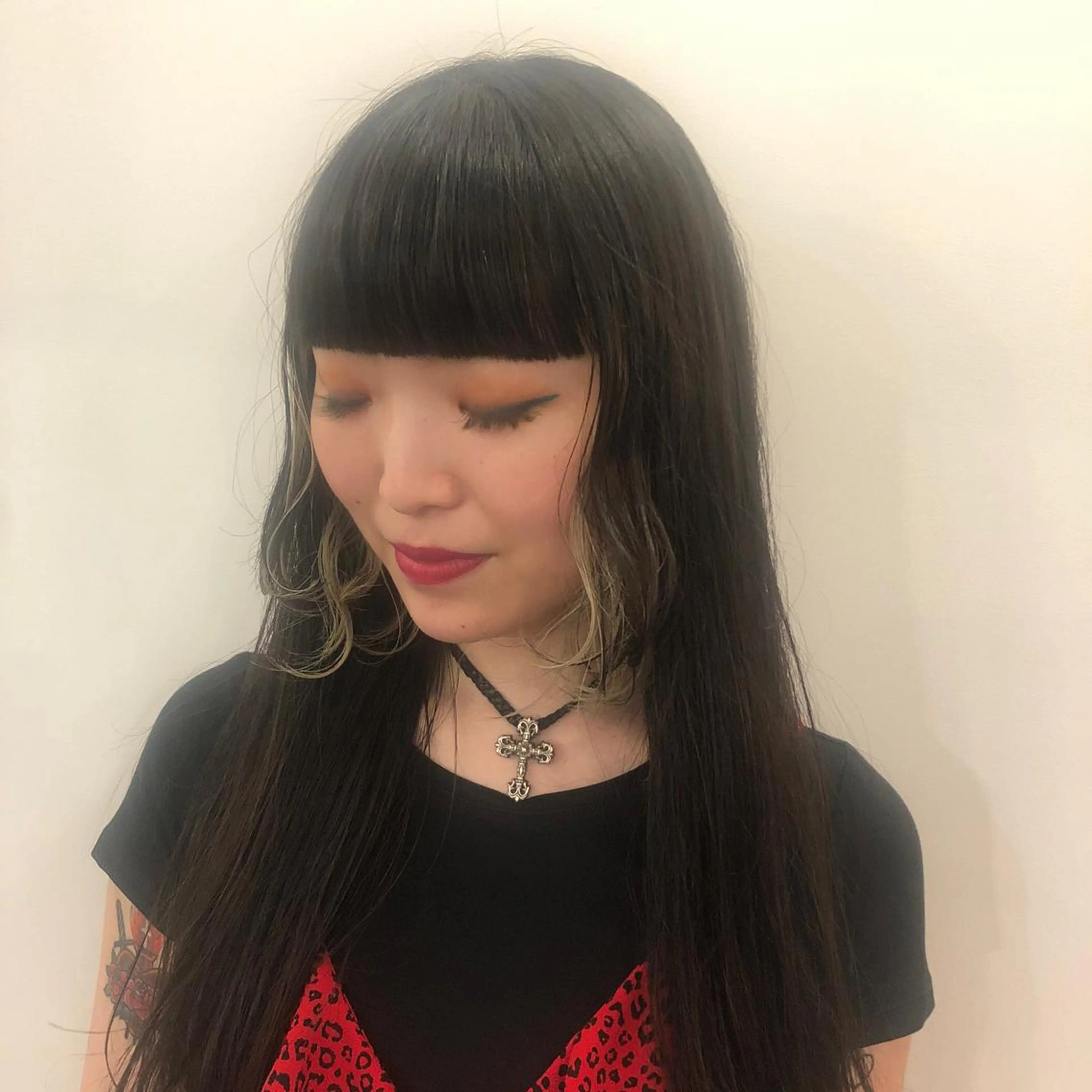 ロング カラー ブリーチ ダブルカラー グレージュ ハイライトカラー ハイトーンカラー LadyBeetle 山本泰史のヘアスタイル