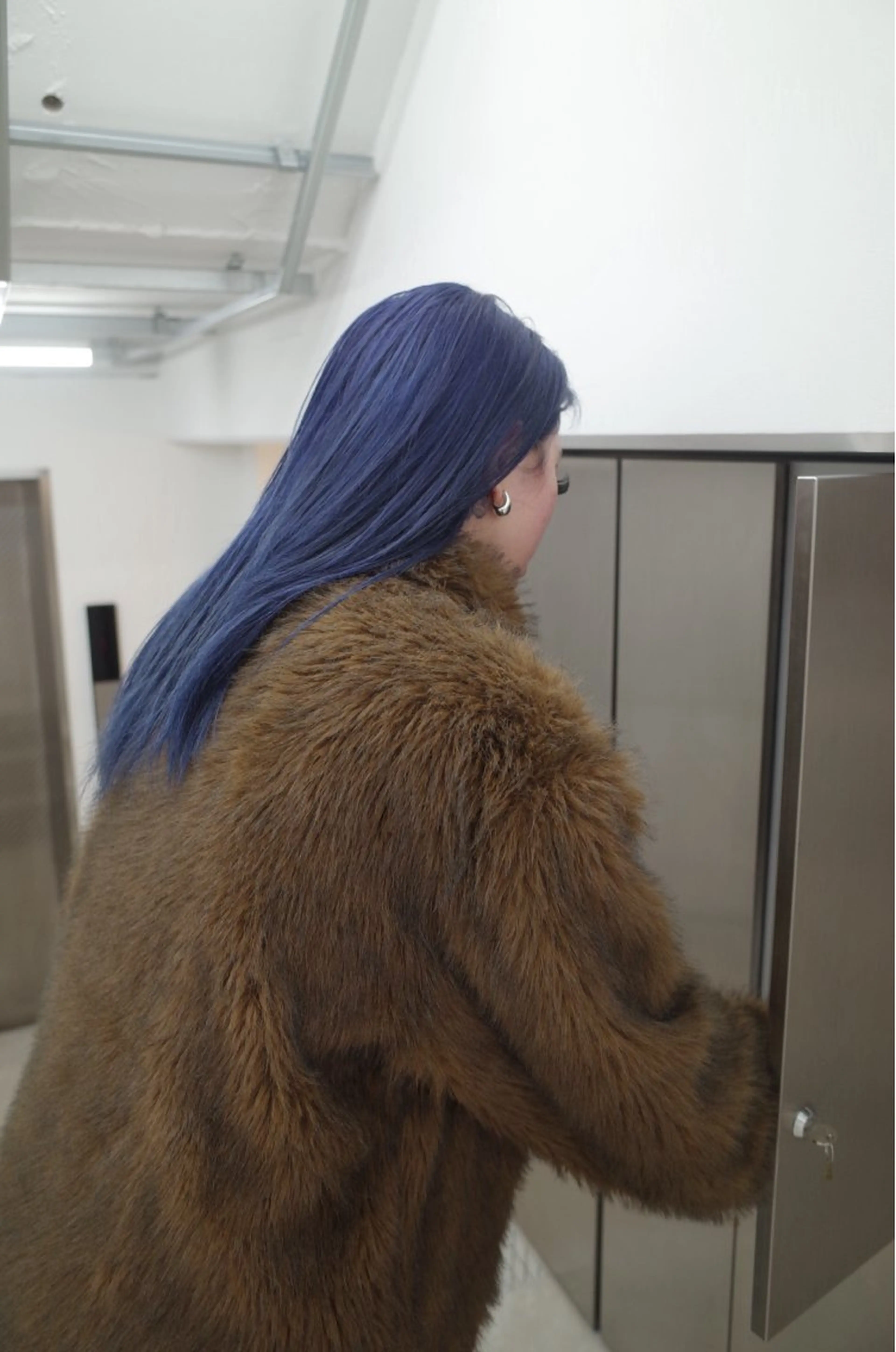 ロング カラー ブルーカラー ヘアカラー トリートメント Momoka🪷 /ハイトーンのヘアスタイル