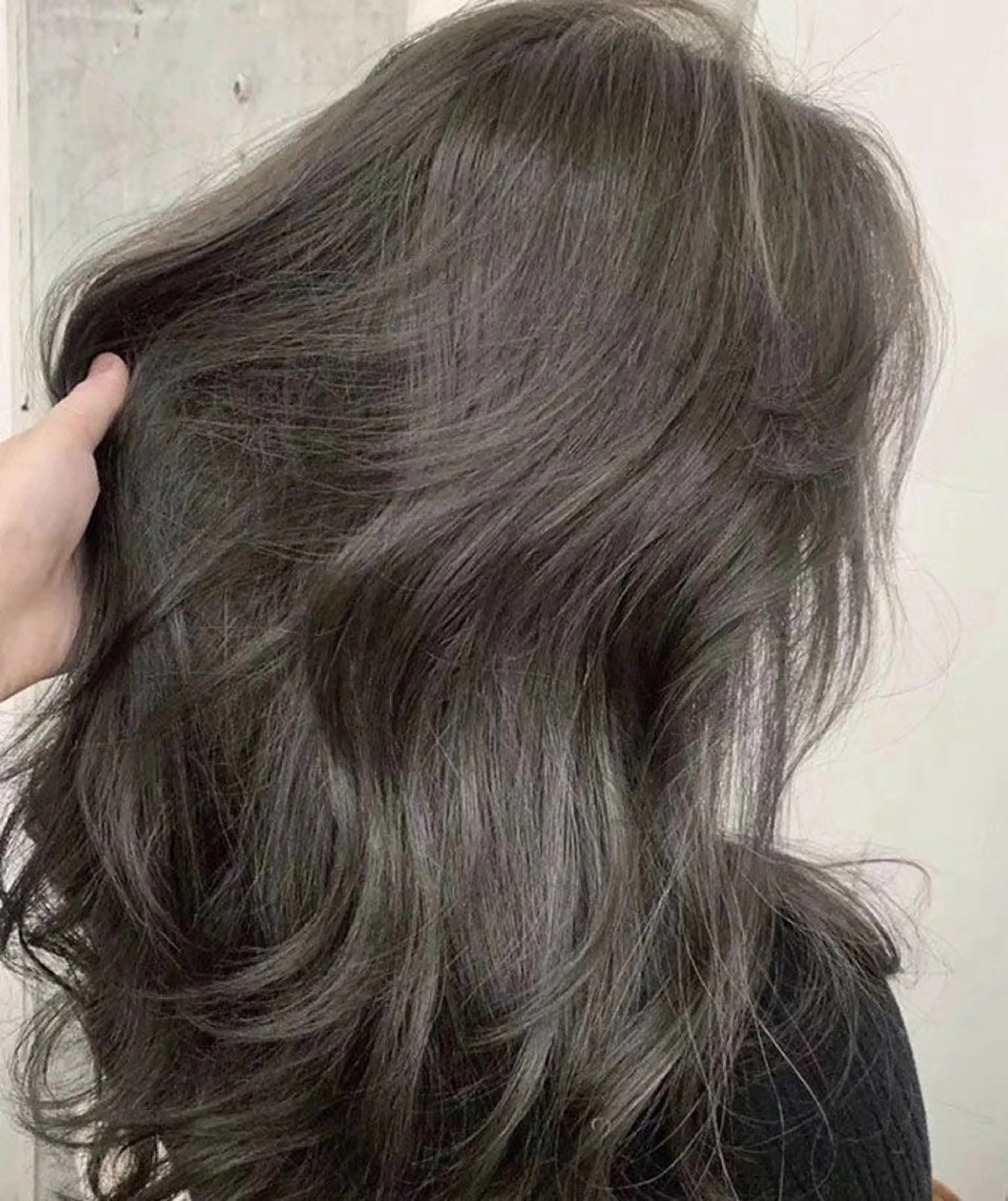 ロング カラー 西山 夢月のヘアスタイル