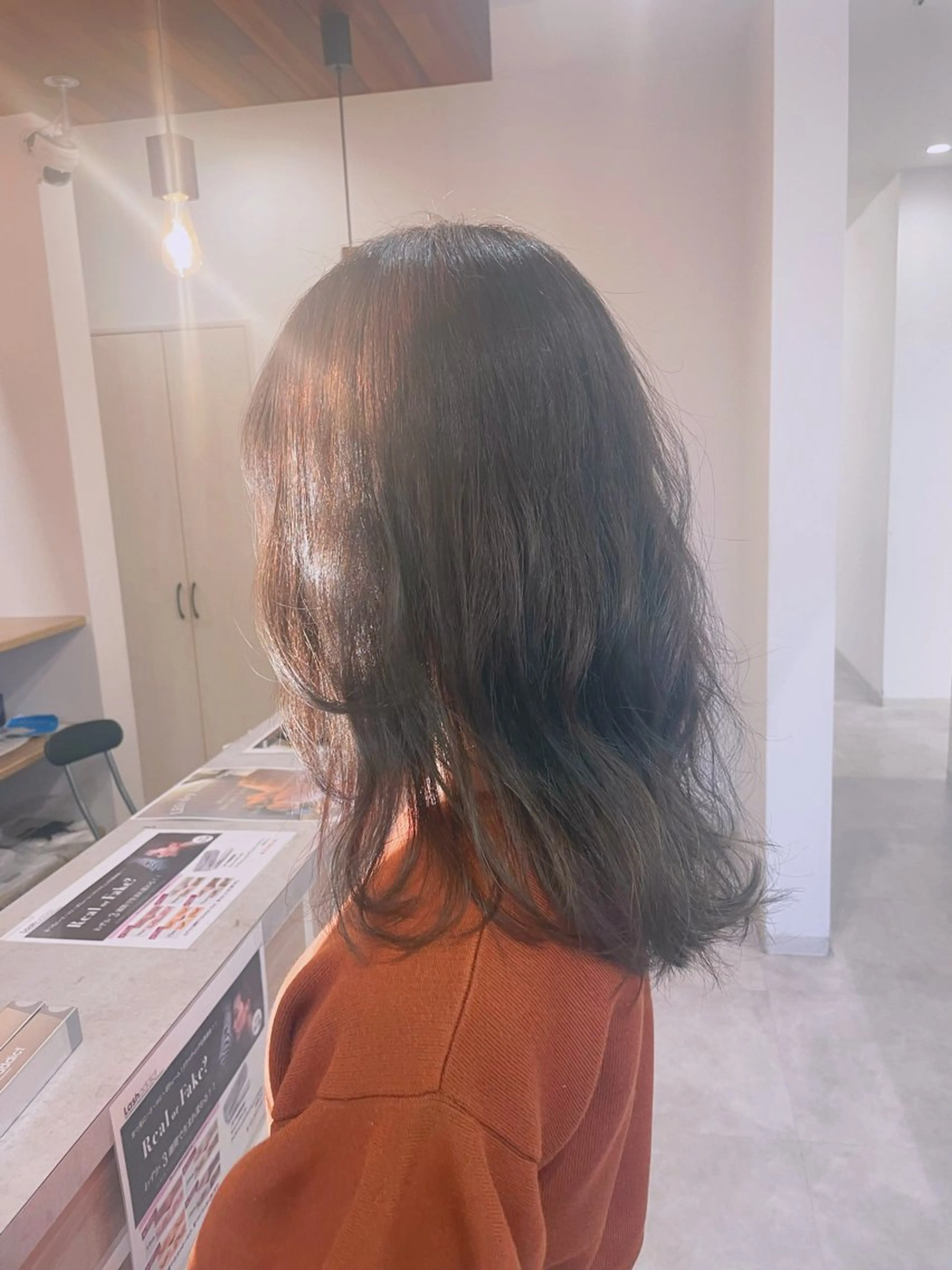 セミロング カラー no4ナチュラル戸祭所属・山越 美裕樹のヘアスタイル