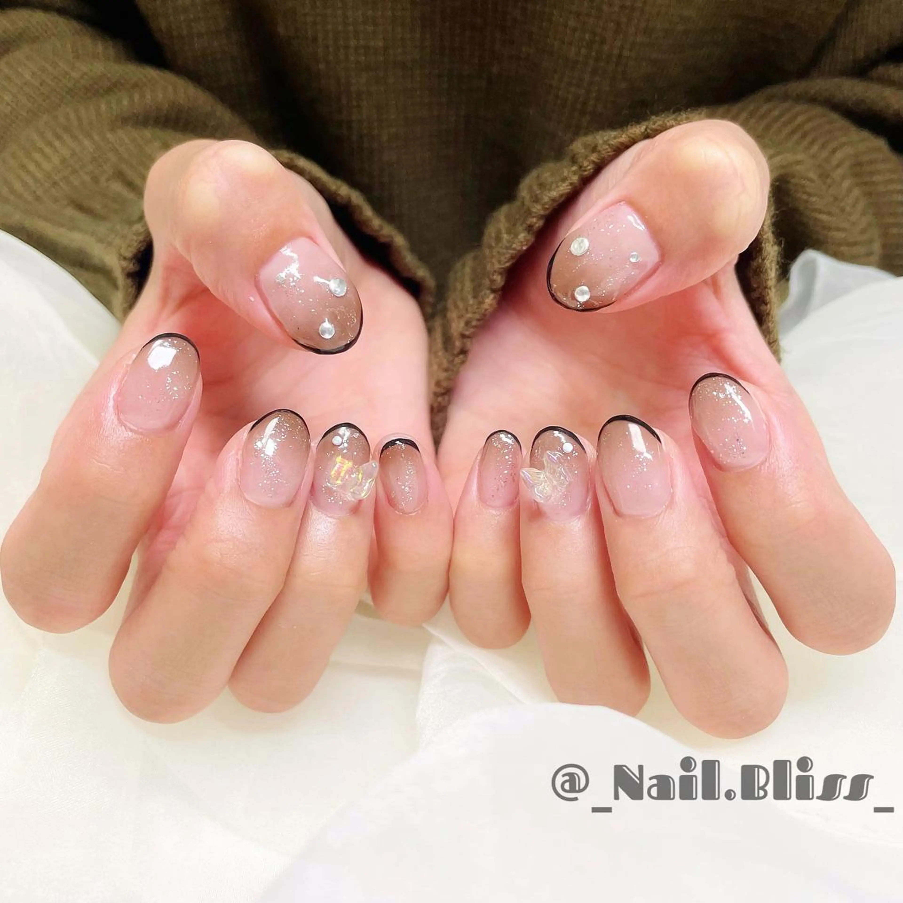ネイル フレンチネイル グラデーション ハンドネイル NAIL BLISSのネイルデザイン