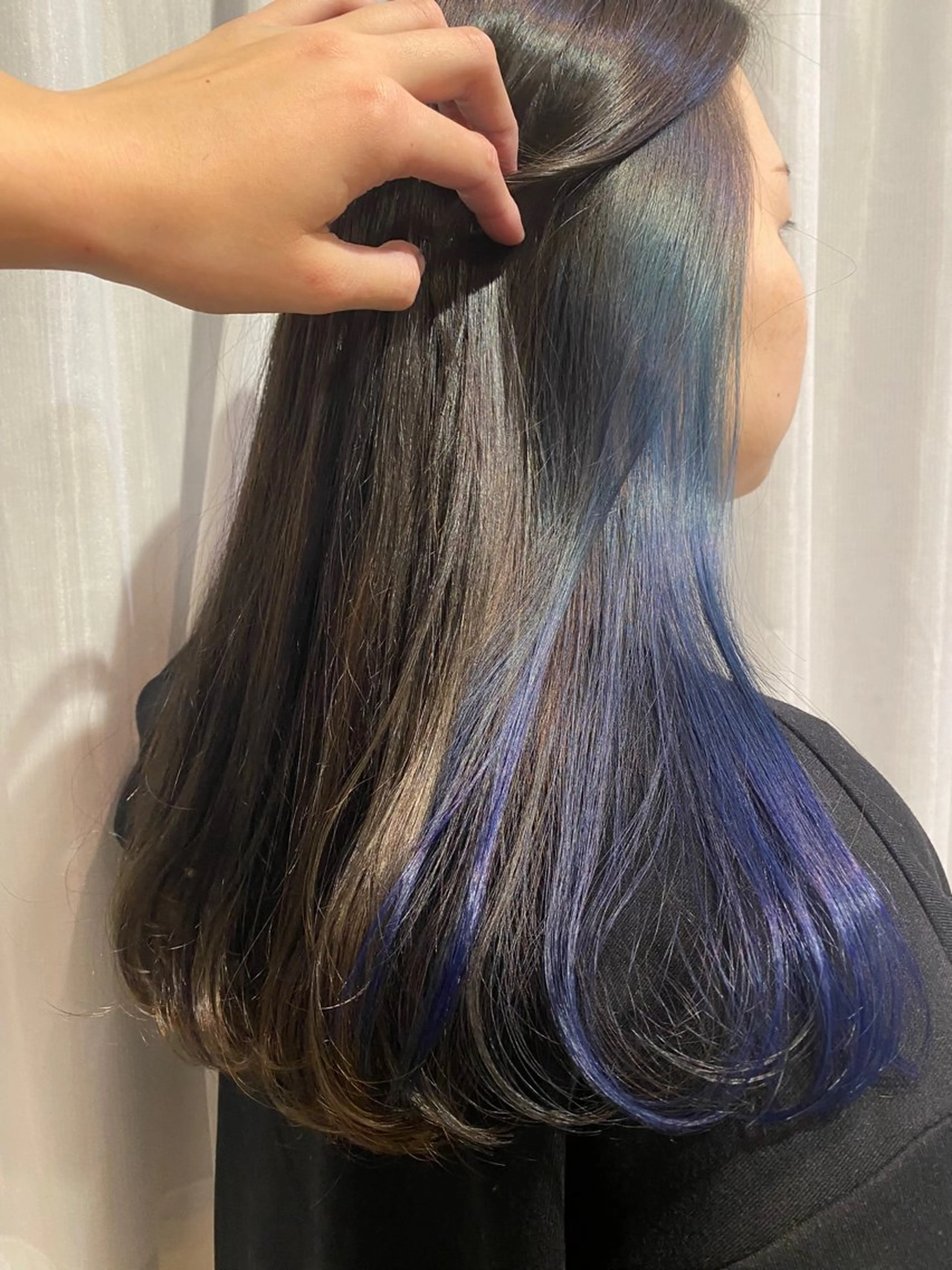 ロング 艶•透明感カラー フィーシーのヘアスタイル