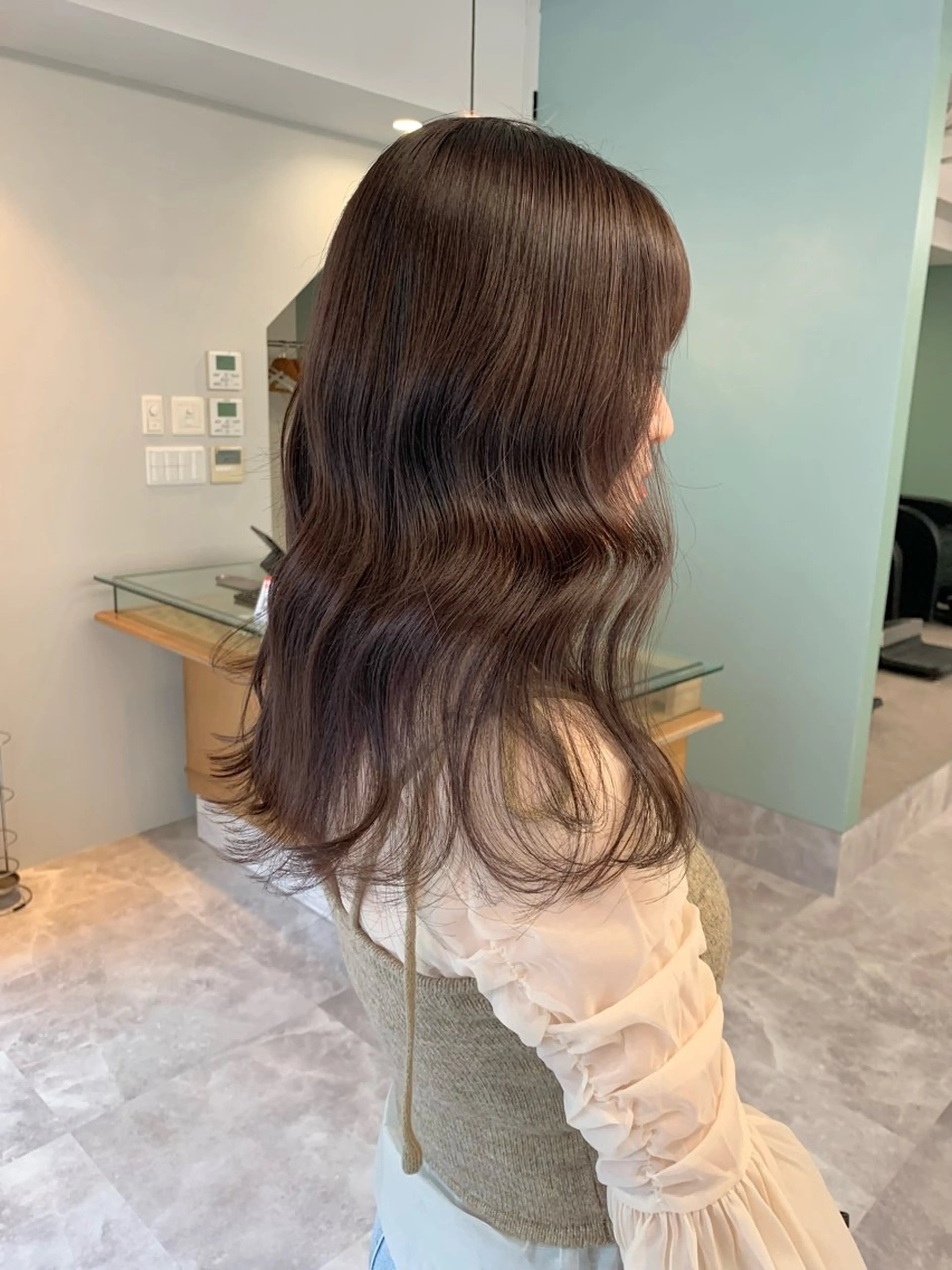 セミロング ROIS 表参道所属・ハイトーン🫧艶髪 MAIKAのヘアスタイル