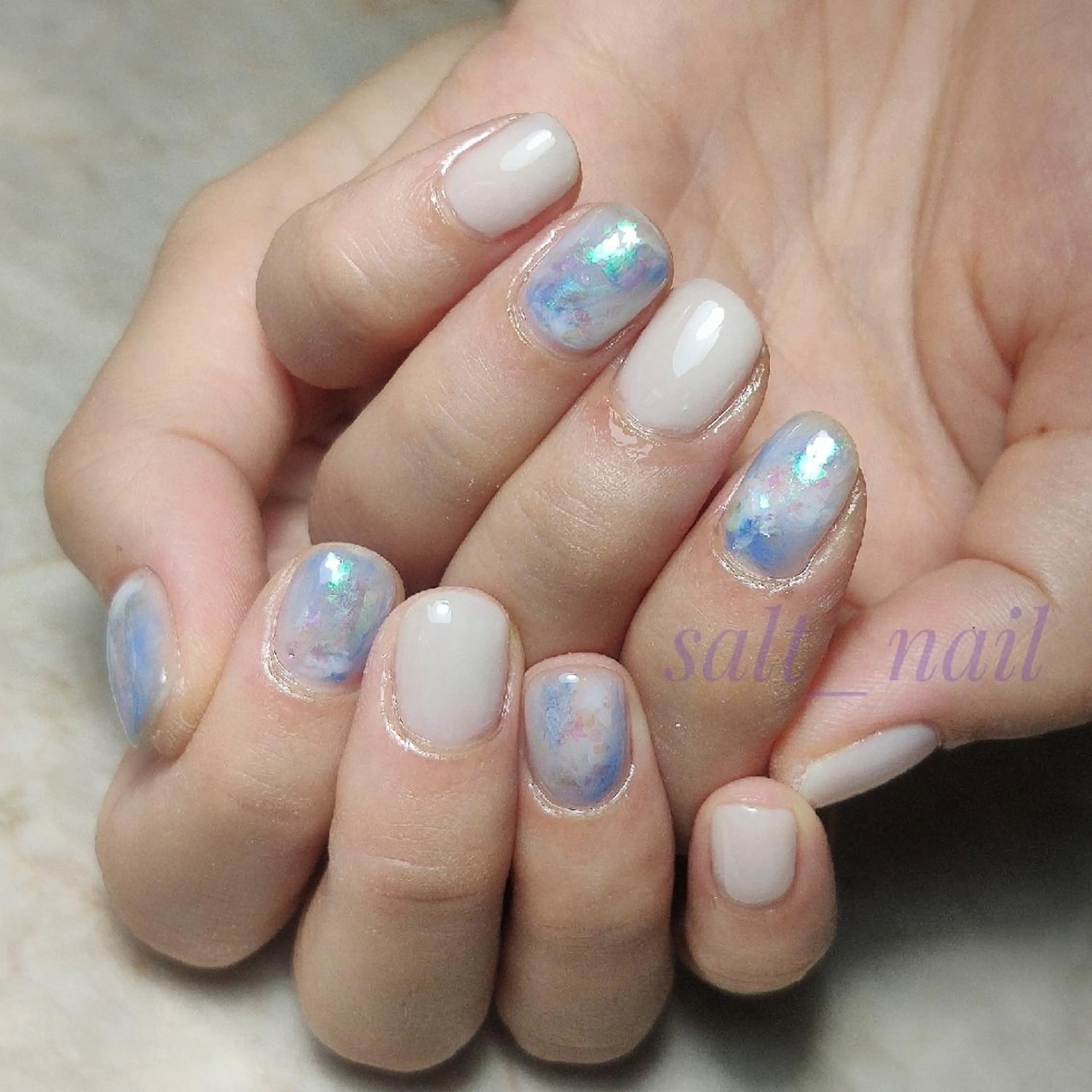 ネイル オーロラネイル ニュアンスネイル 個人サロン saltnailのネイルデザイン