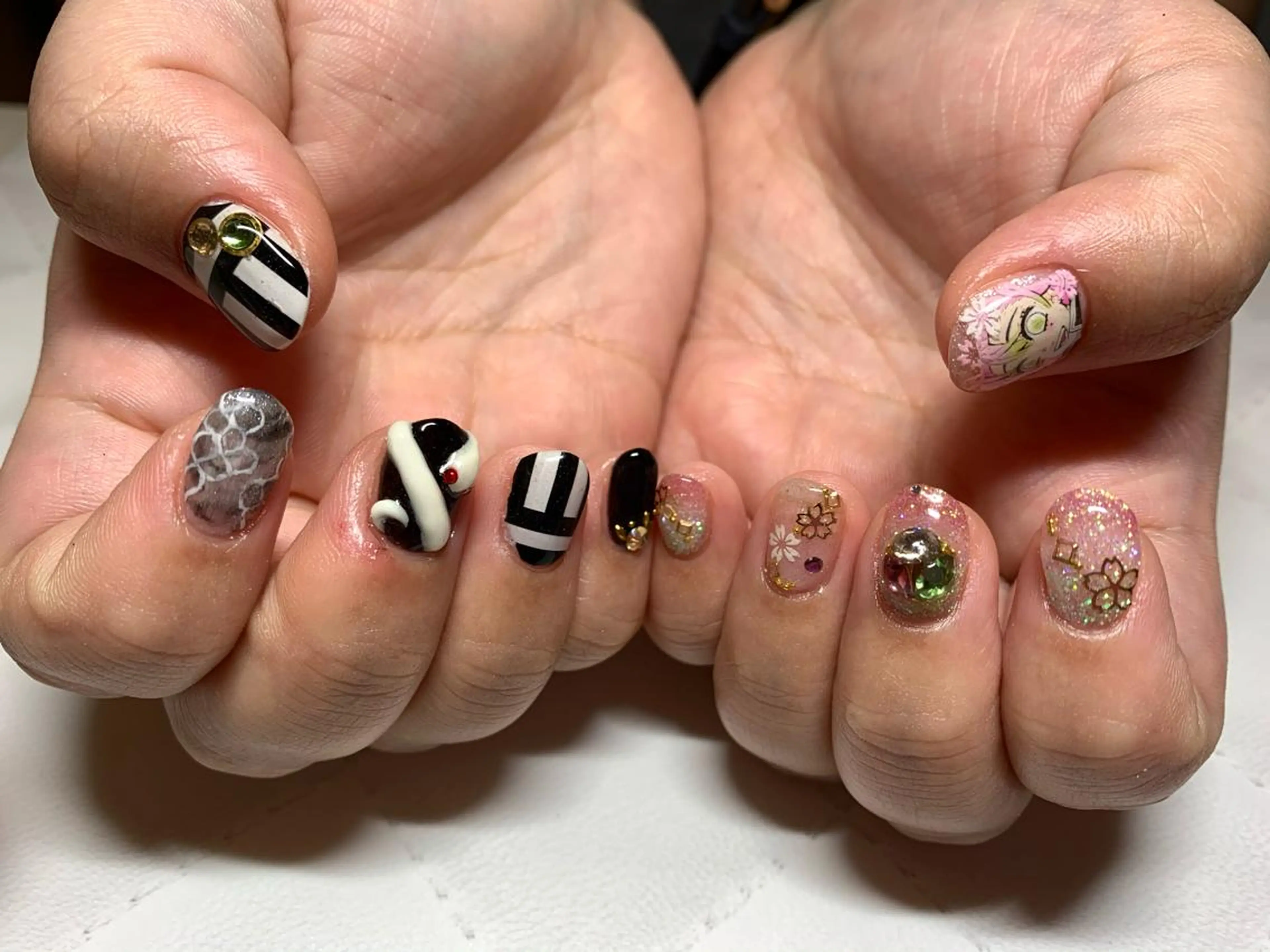 ネイル 髙城 亜紀のネイルデザイン