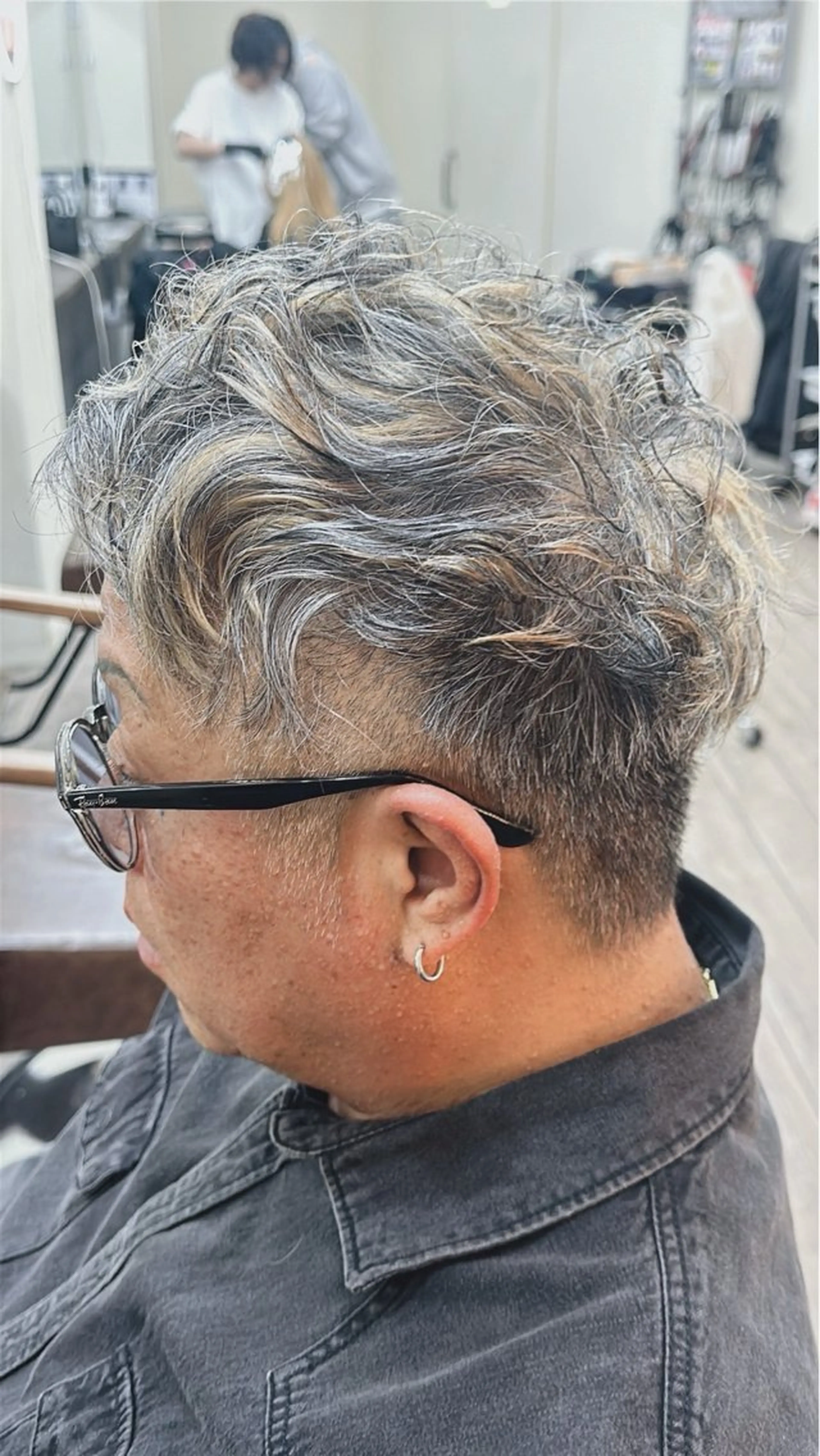 ショート カラー パーマ メンズ 鶴見 和美のヘアスタイル